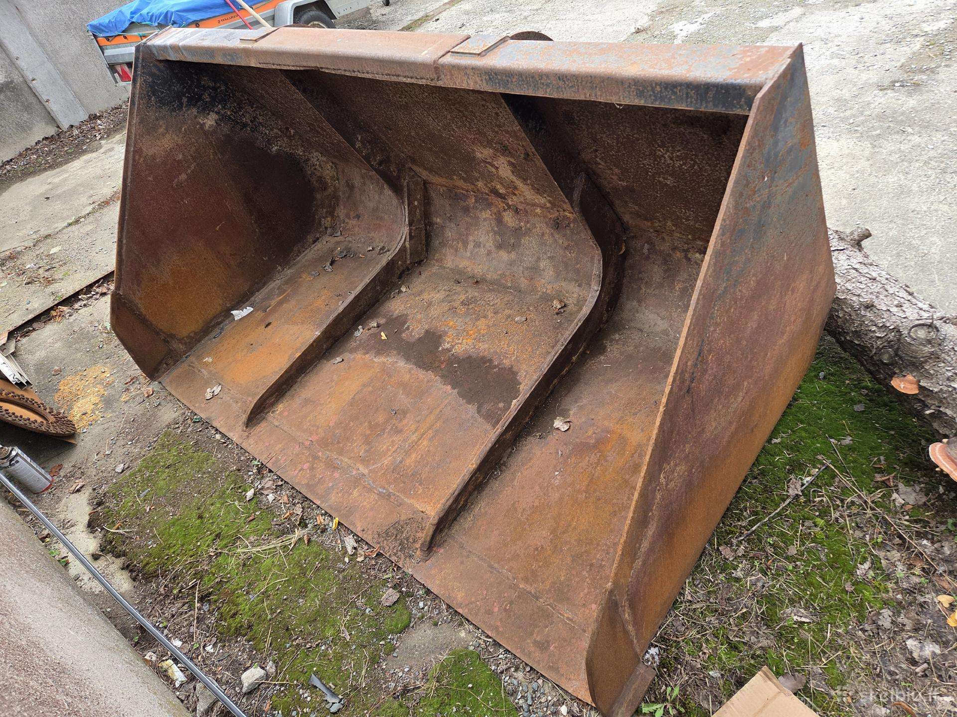 -Kita-, storage and loading equipment