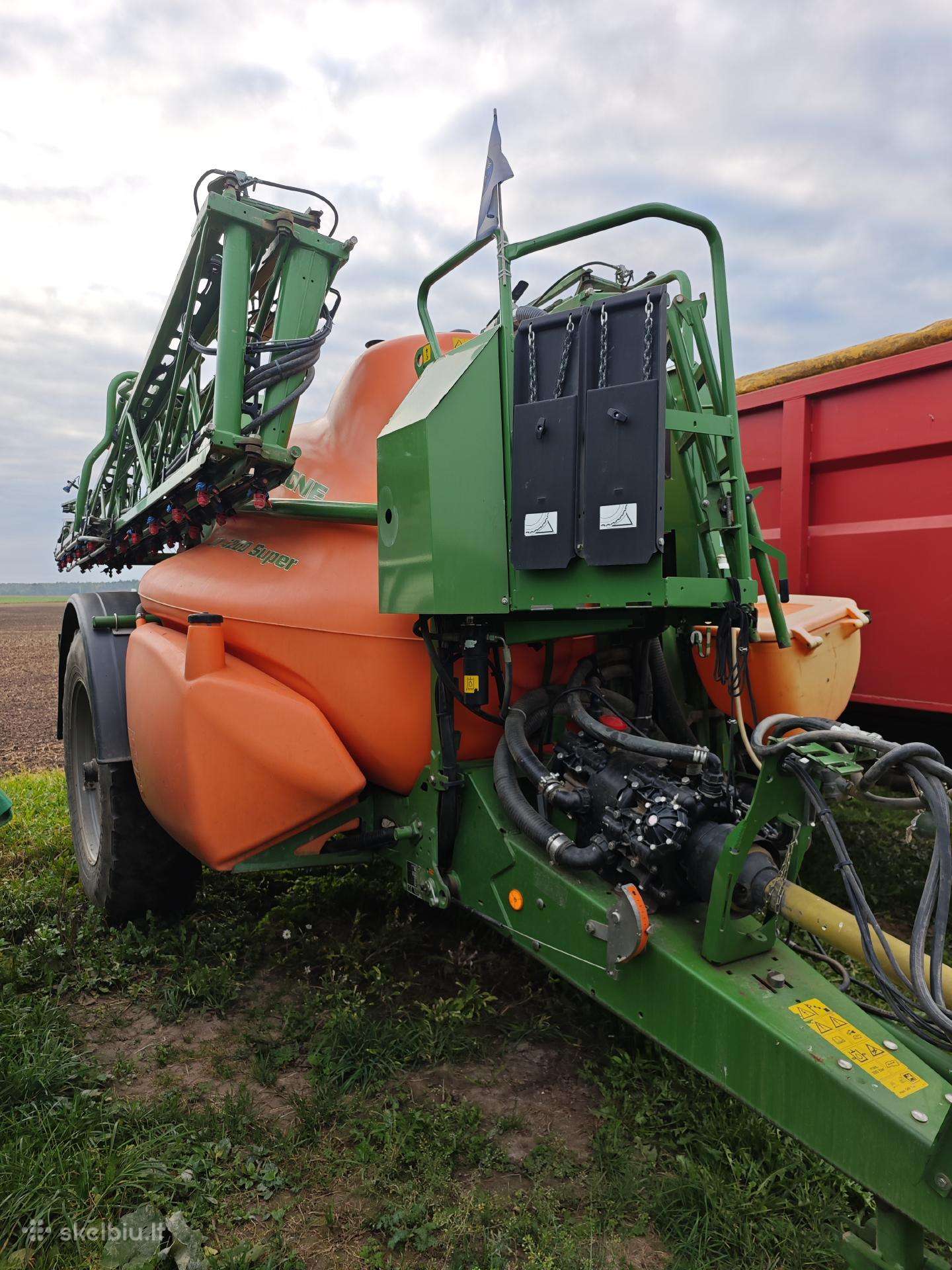 Amazone UX 4200 Super, sprayers