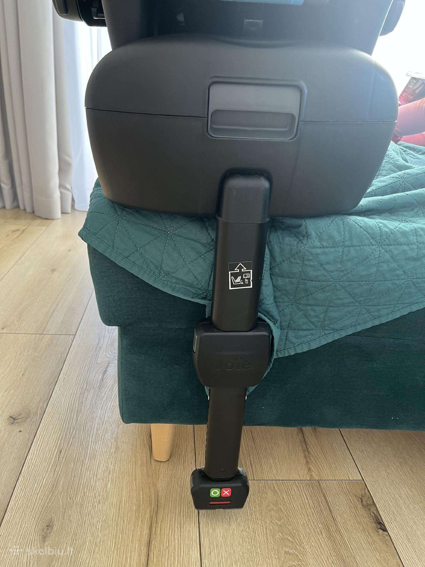 Autokėdutės Bazė Joie 70€