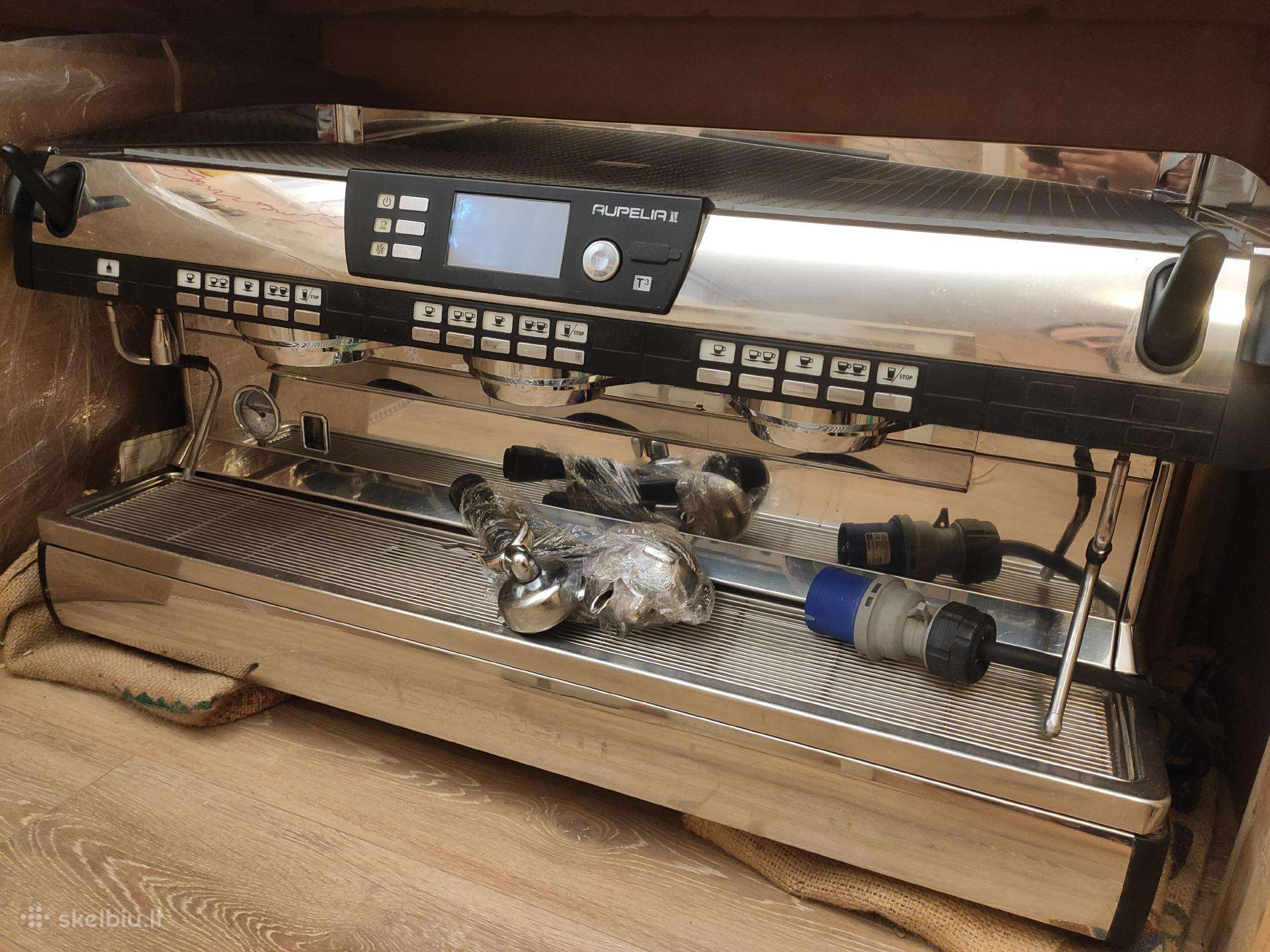 Nuova Simonelli Aurelia 2 T3 trijų grupių kavos ap