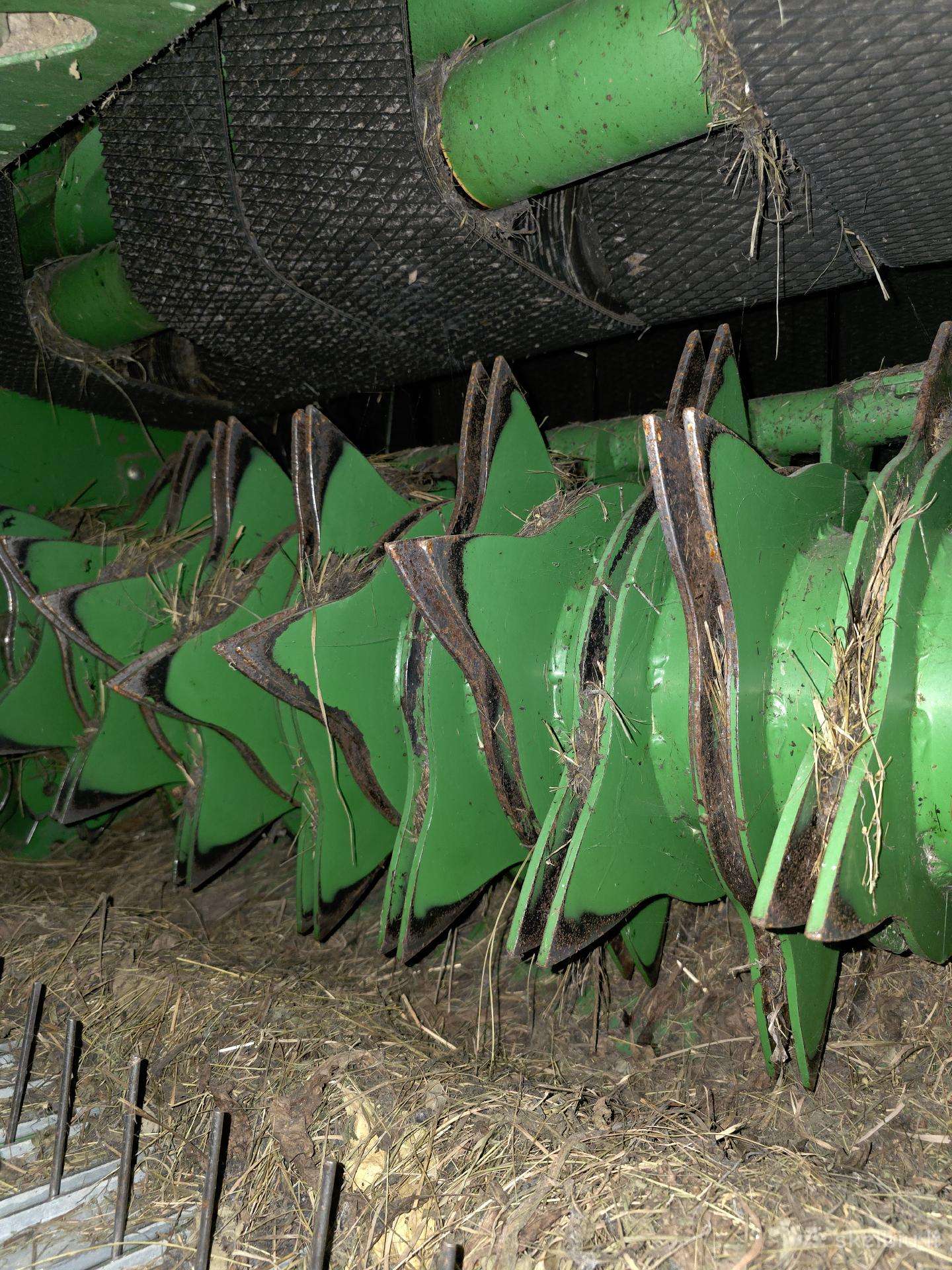 John Deere 854, прессы