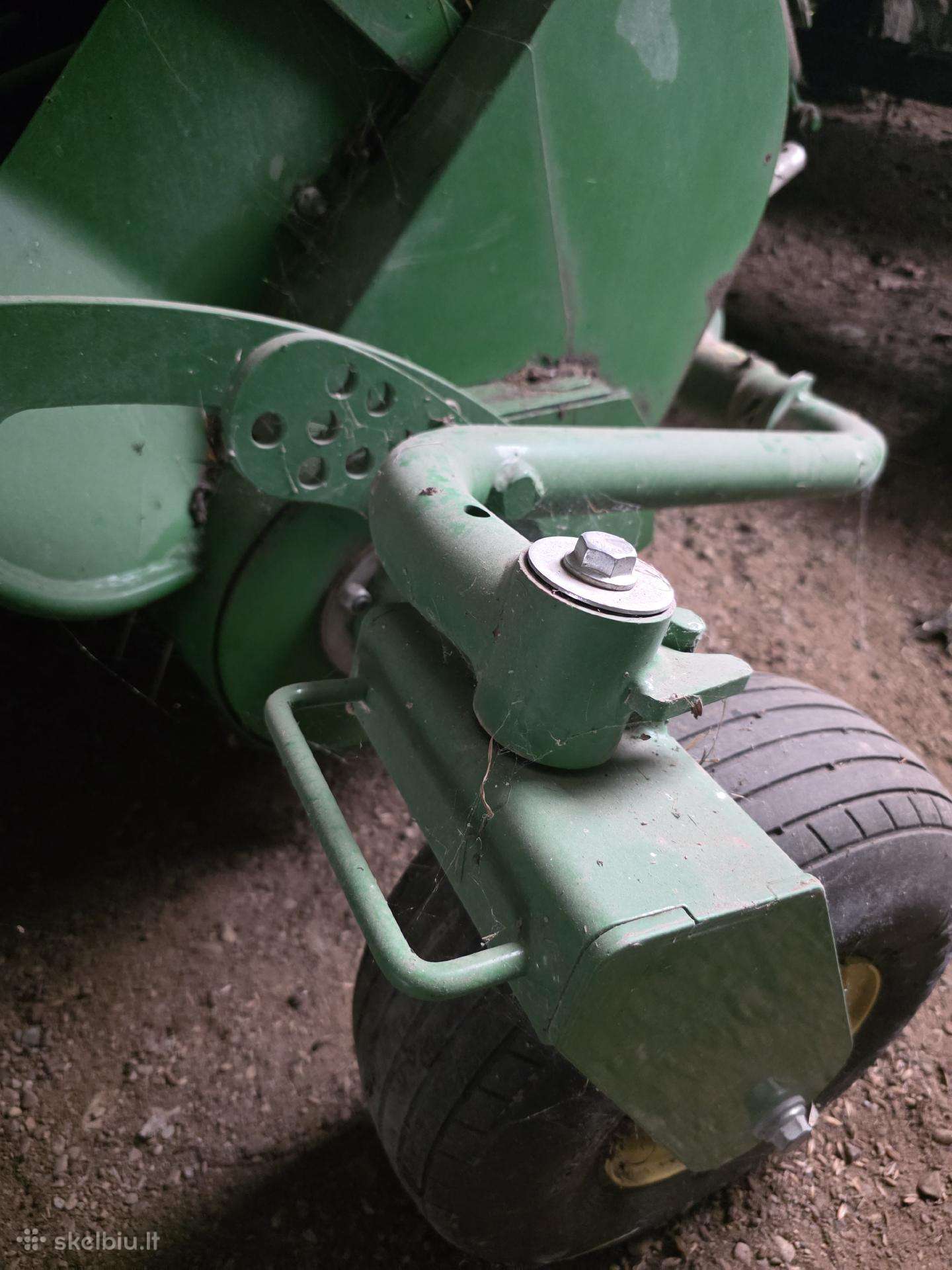 John Deere 854, прессы