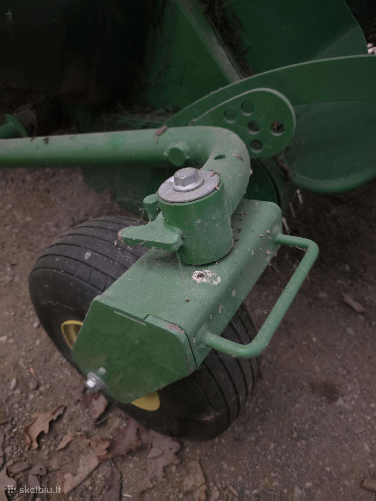 John Deere 854, прессы