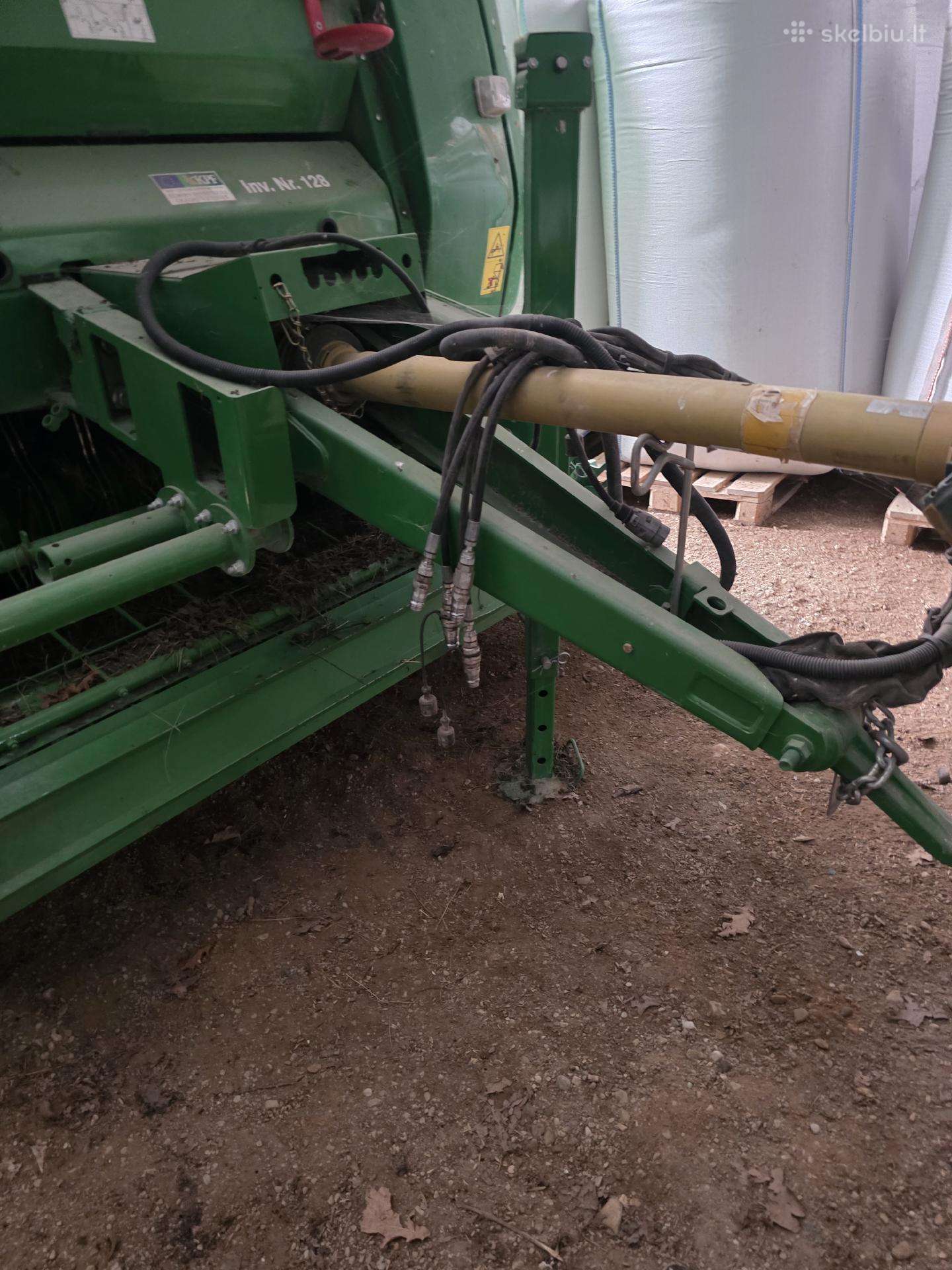 John Deere 854, прессы