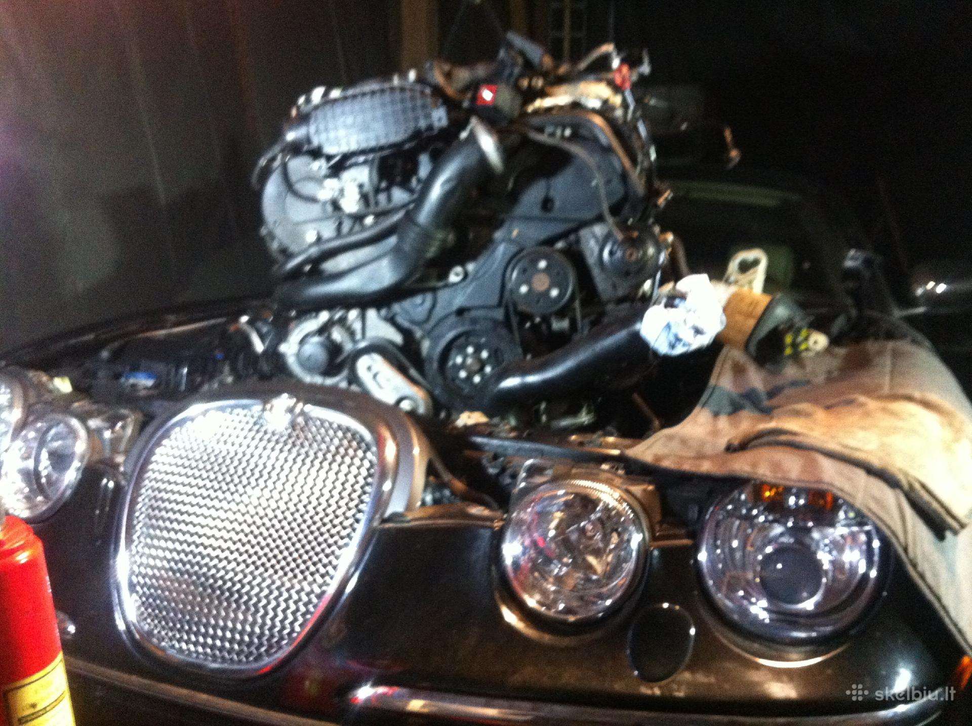 Automobilių variklių remonto darbai