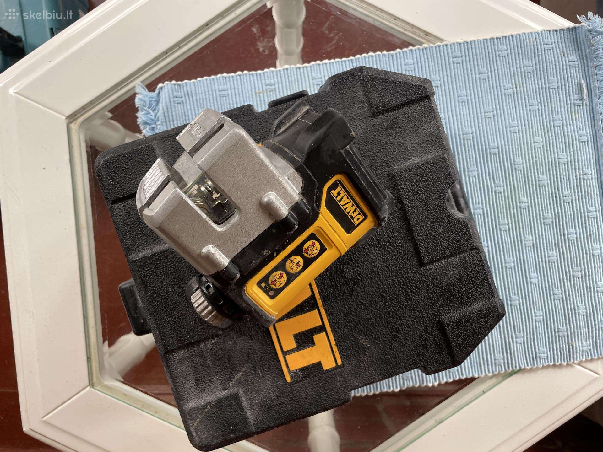 Dewalt nyveliras