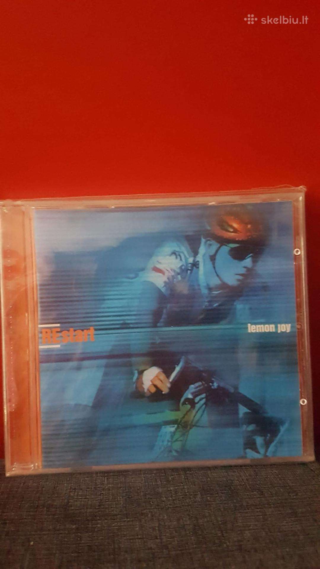 Naujos vinilines ploksteles ir CD.