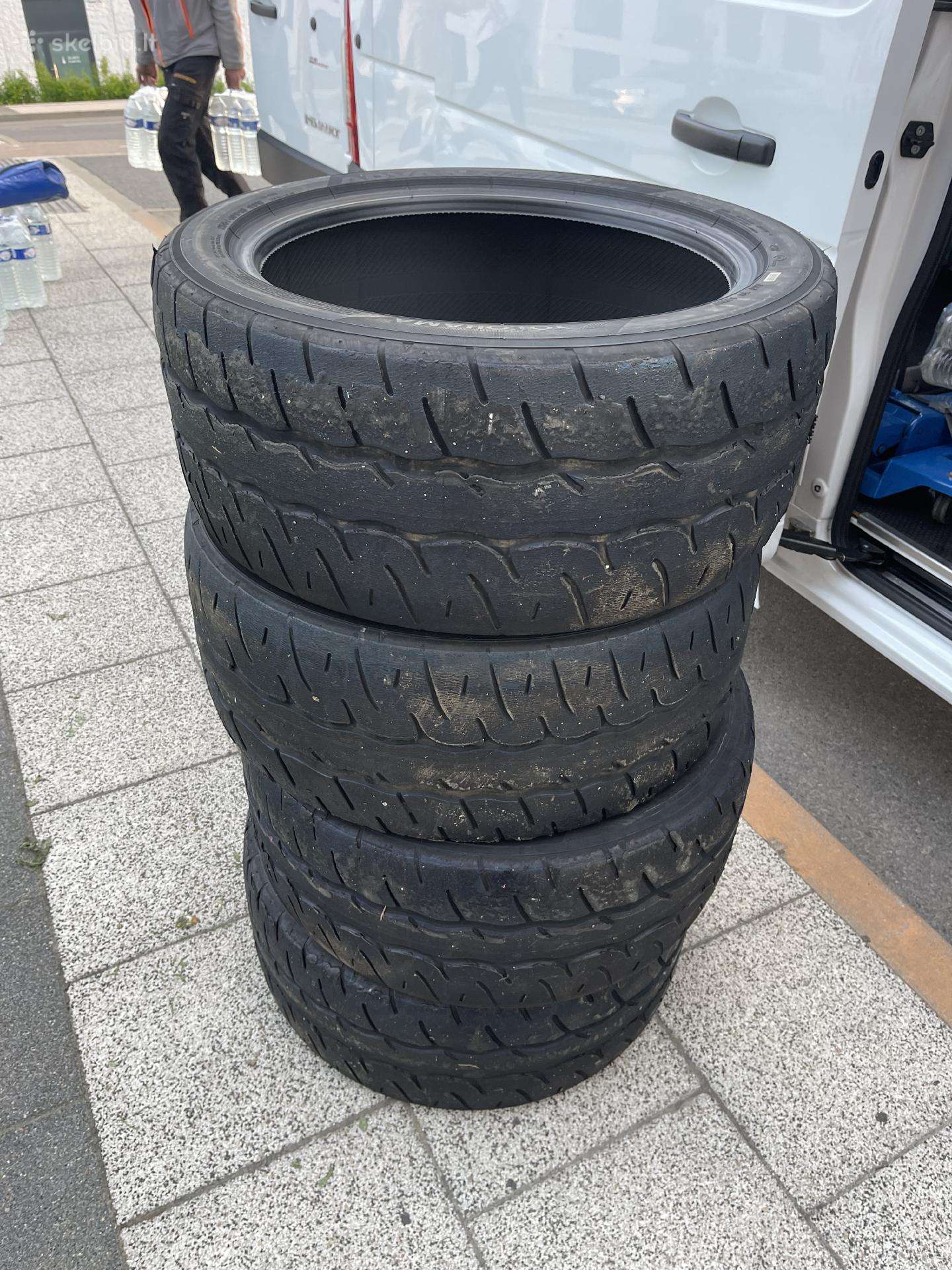 Yokohama Neova Ad09 255/40 R18