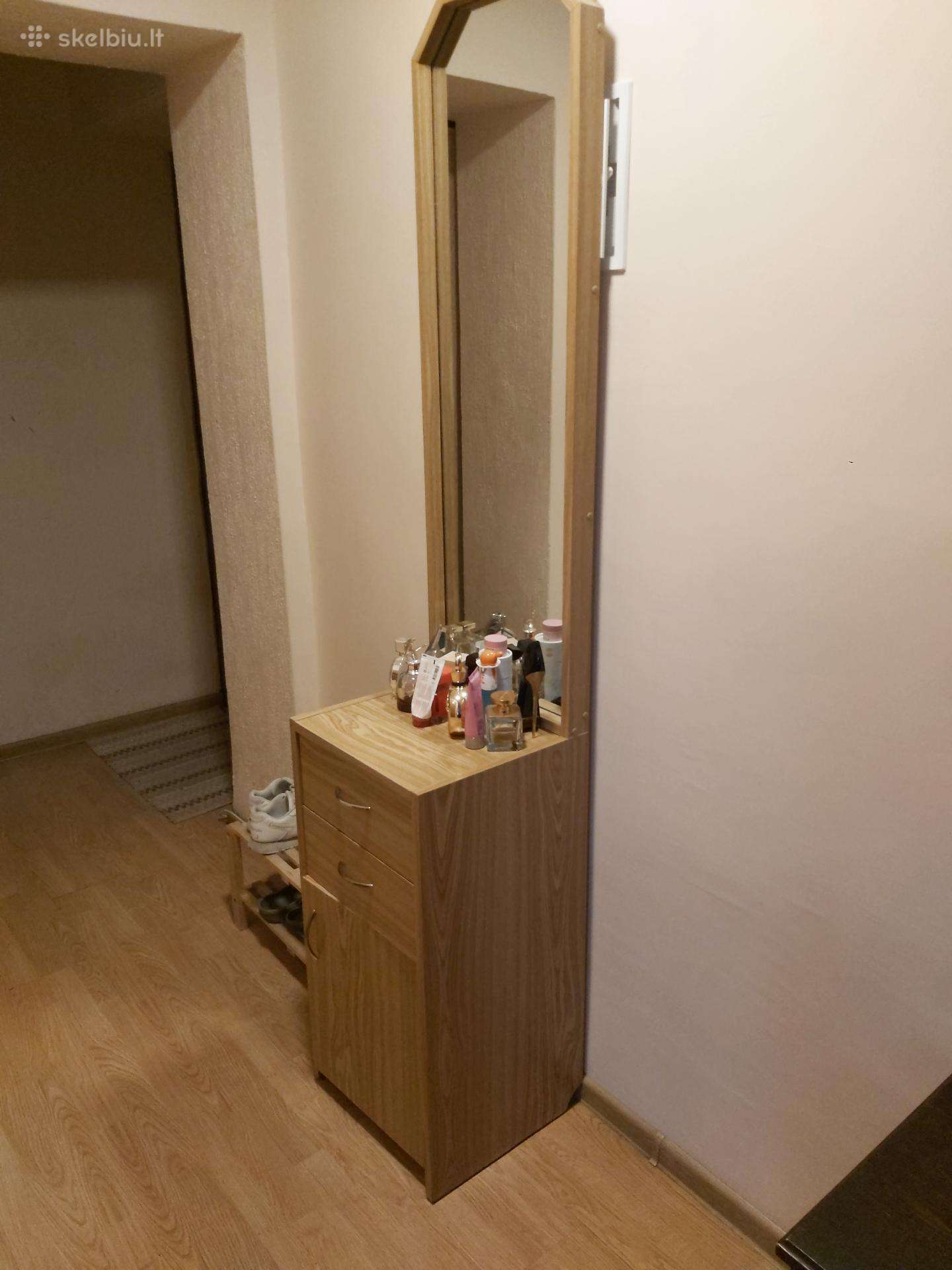 Prieškambario spintelė