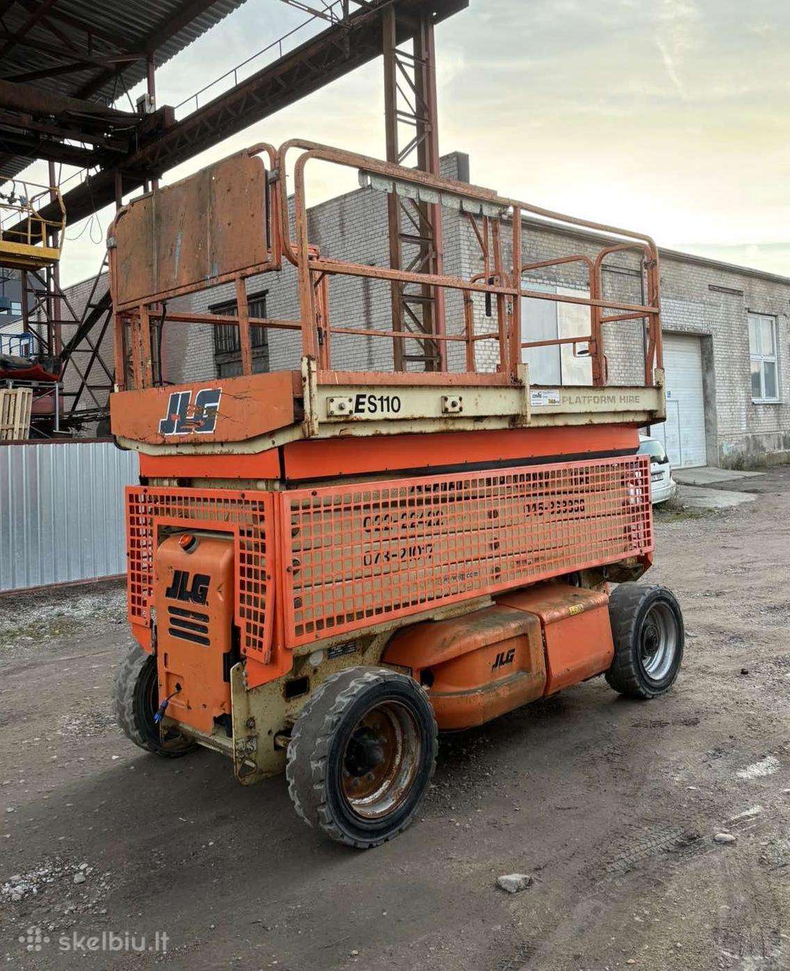 JLG M4069, scissor lift