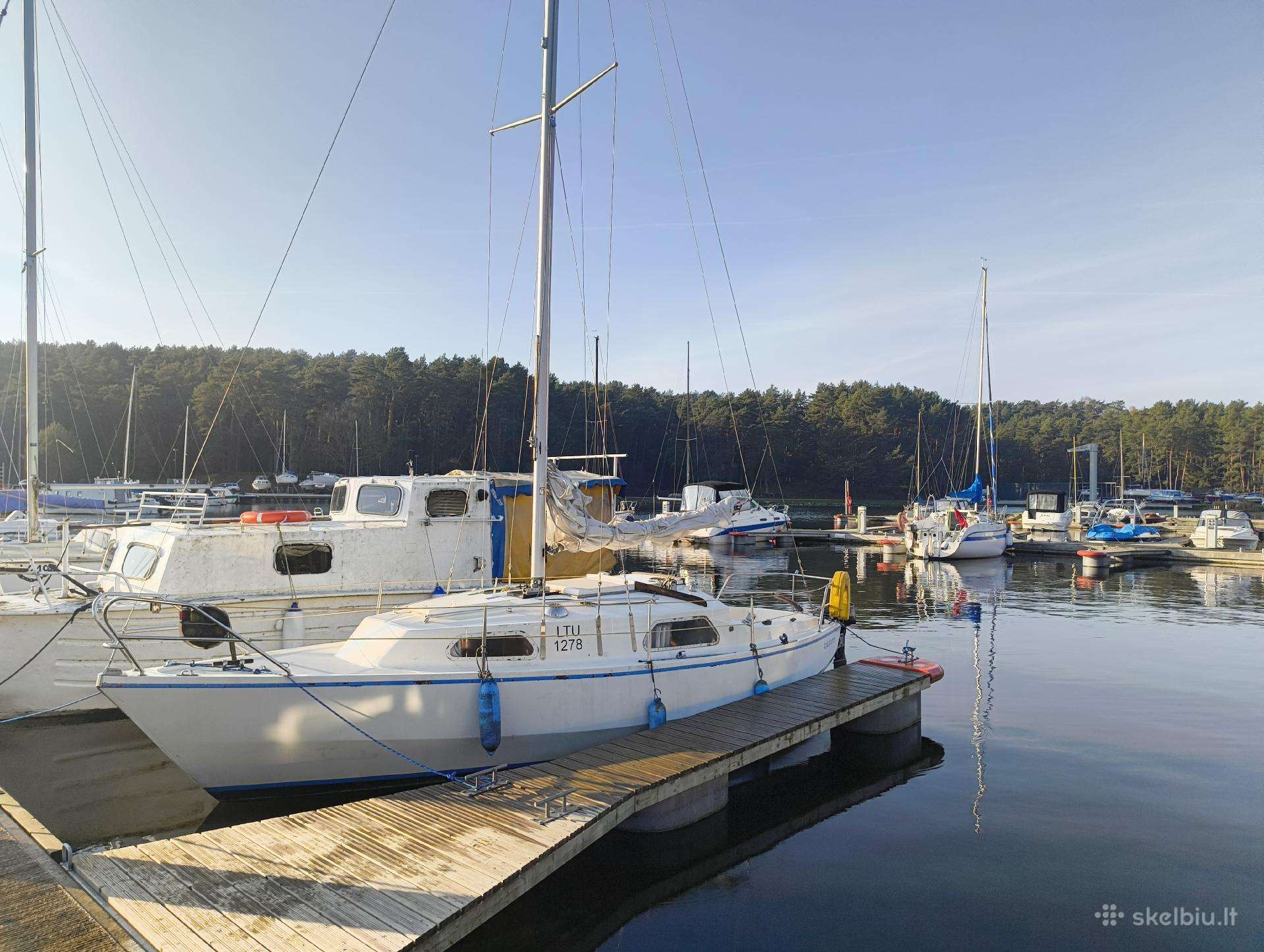 Arabesque 24, keelboats