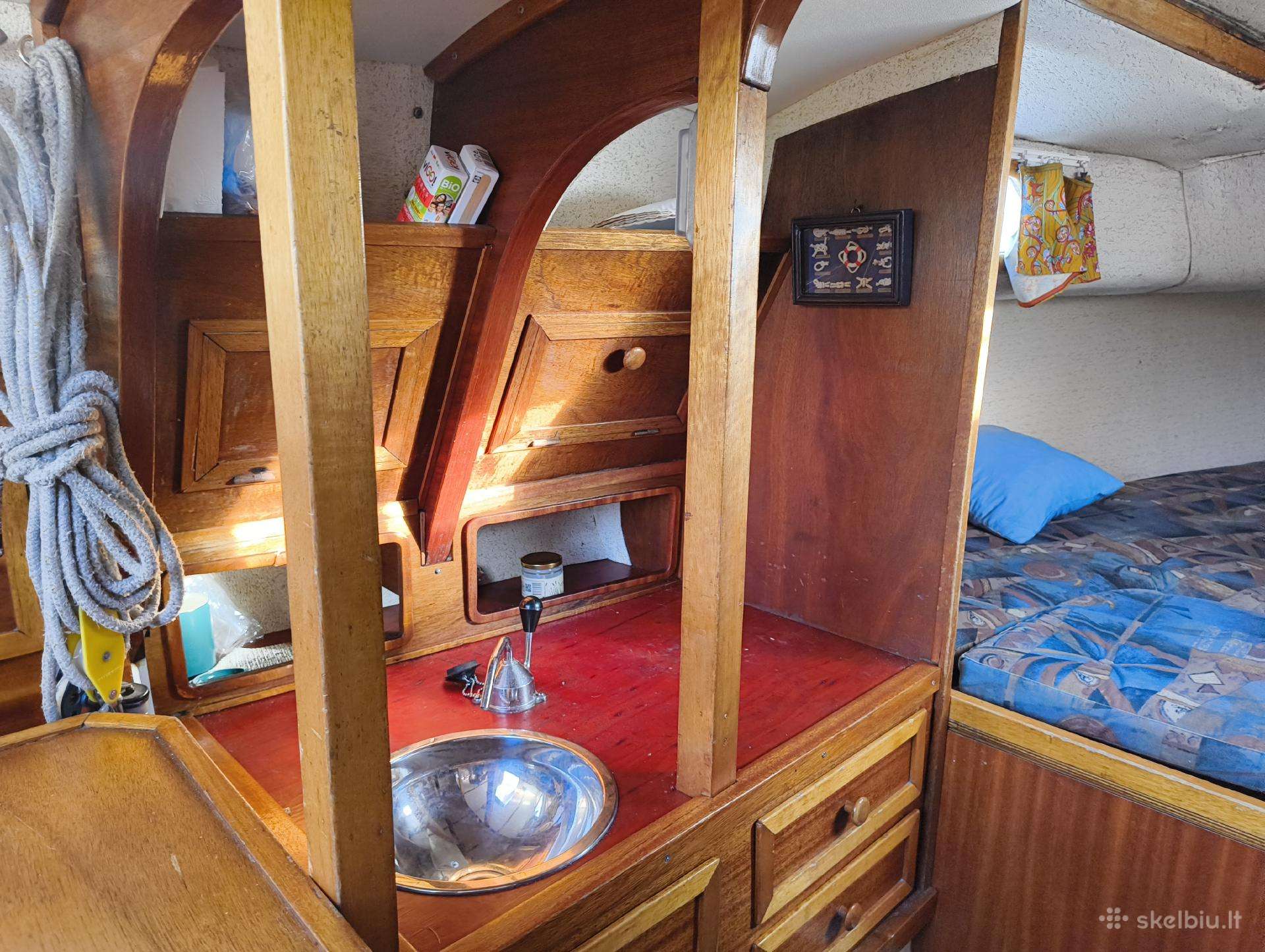 Arabesque 24, keelboats