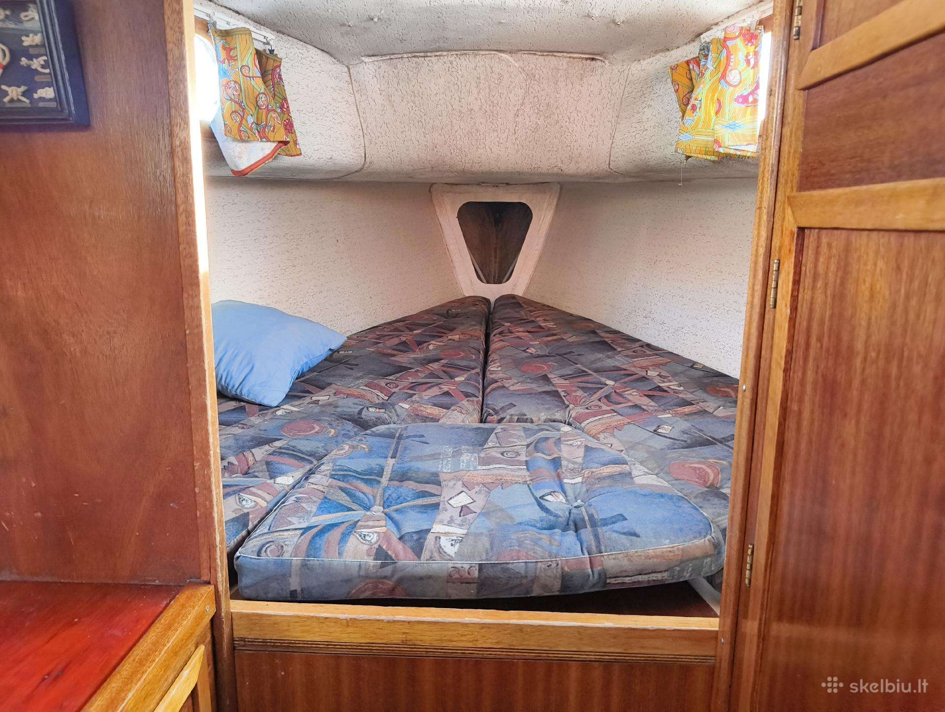 Arabesque 24, keelboats