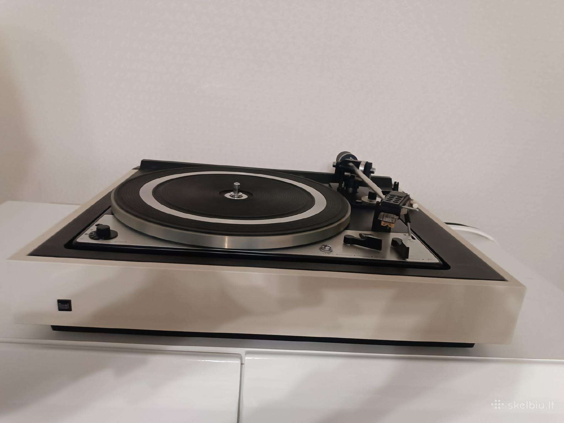 Plokštelių grotuvas Dual 1226