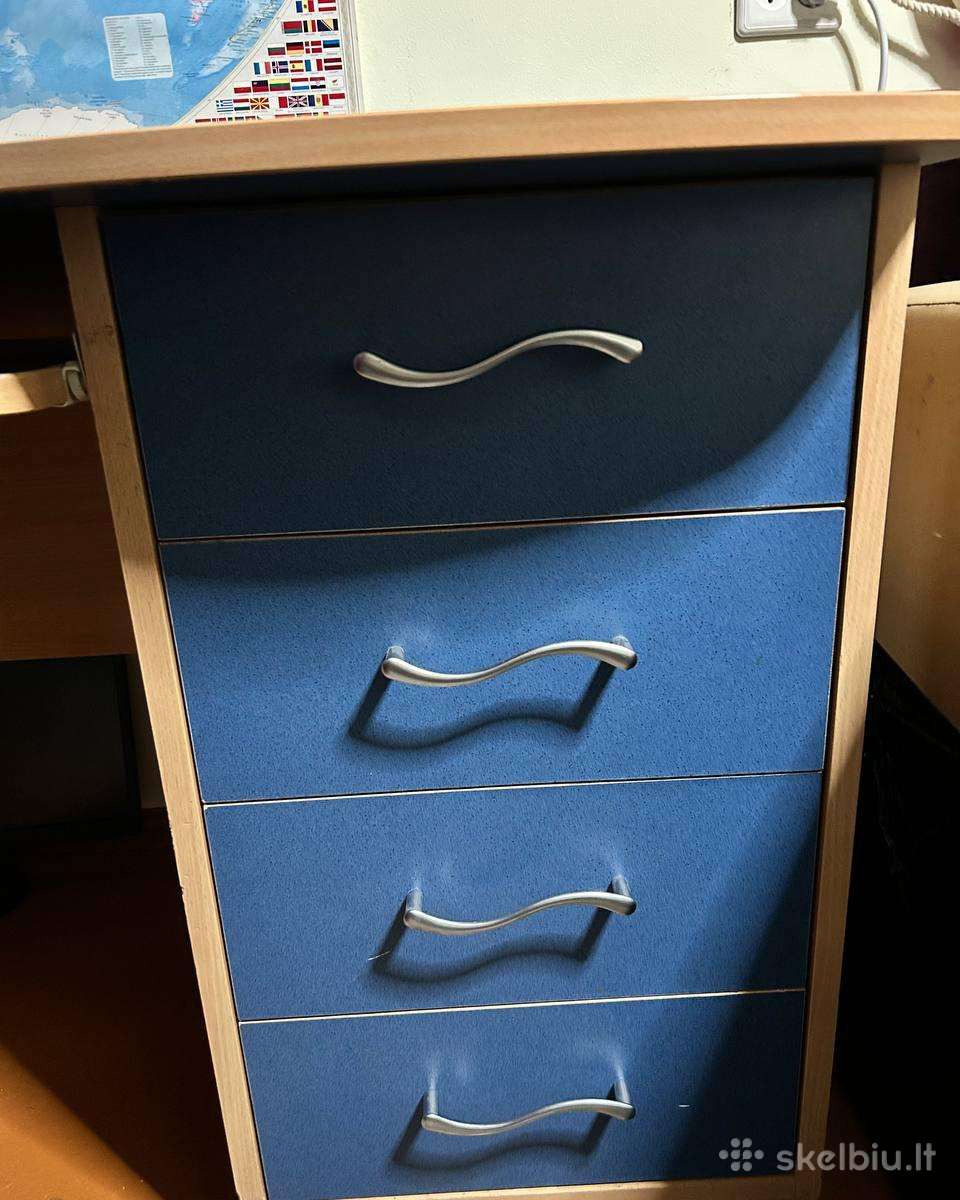 Komiuterinių stalas