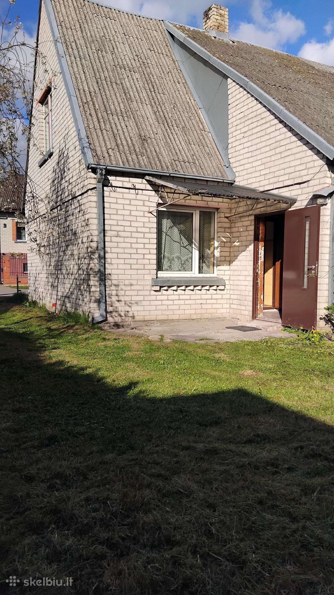 Parduodamas namas Kelmėje, Gėlių gatvėje.