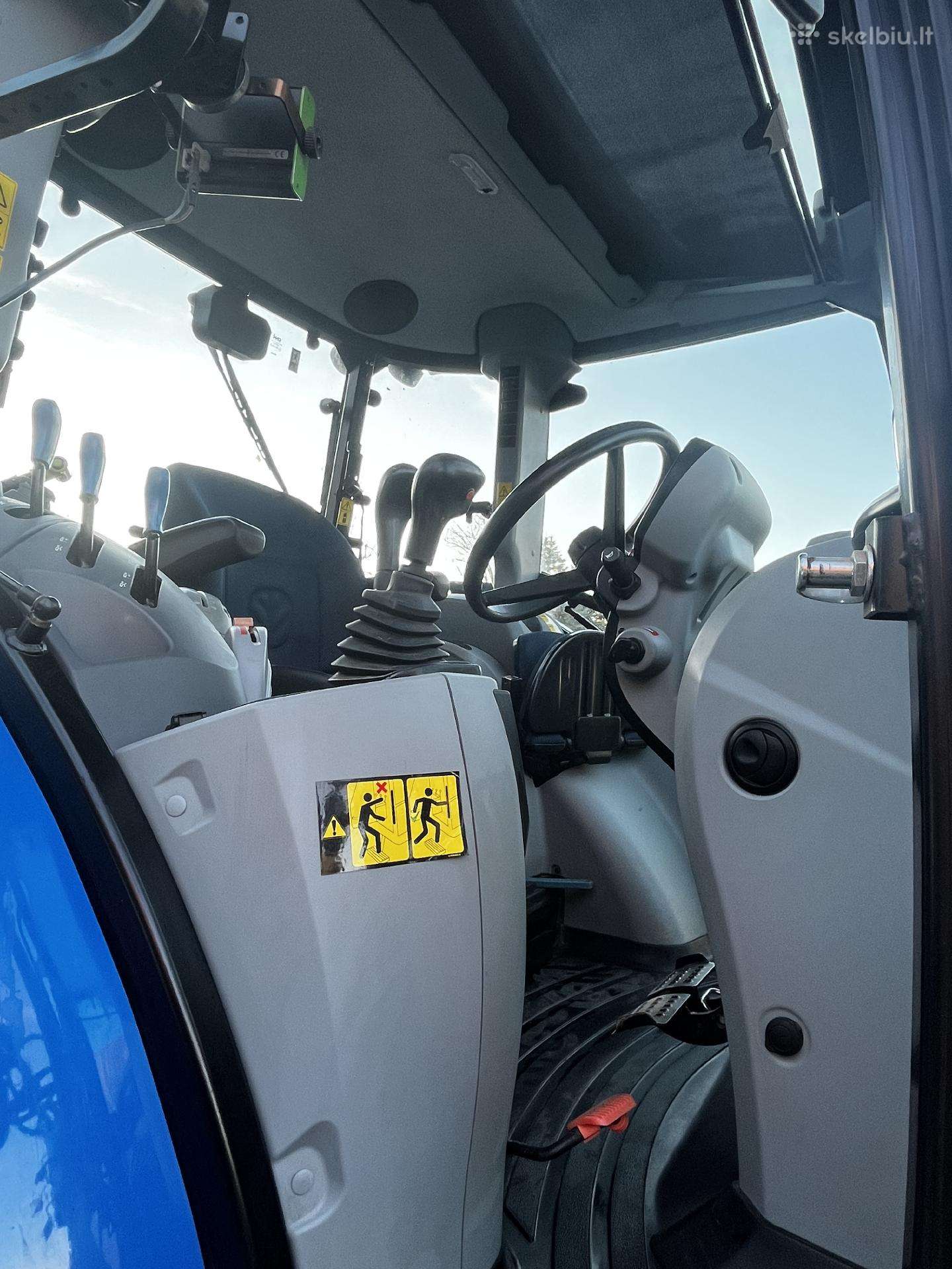 New Holland 115, tractors