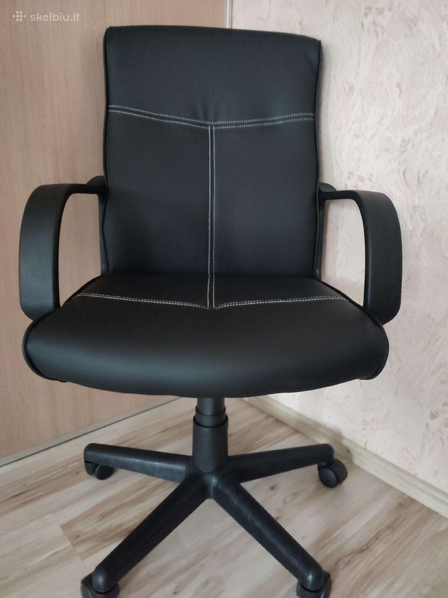 Mokyklinės kėdės išpardavimas ir valgomojo kėdės