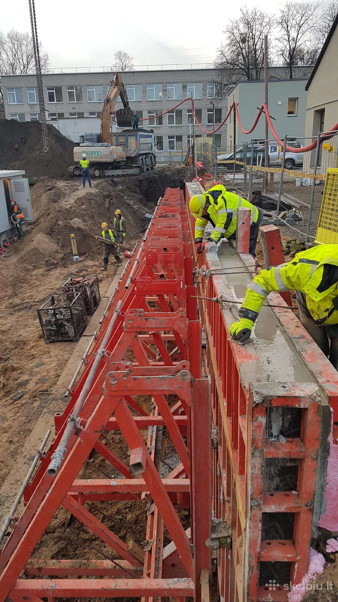 Reikalingi betonuotojas, betonuotojai, pagalbiniai