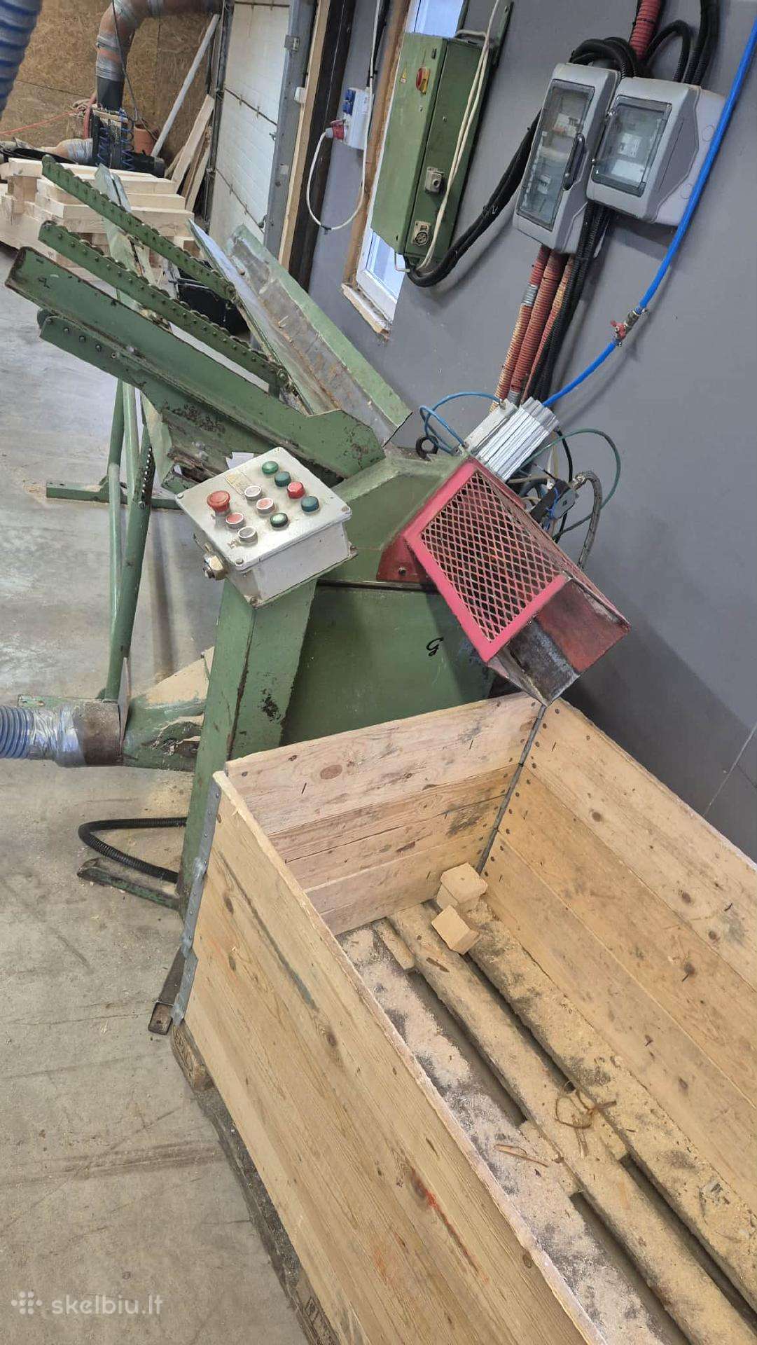 Automatinės kaladėlių skersavimo staklės