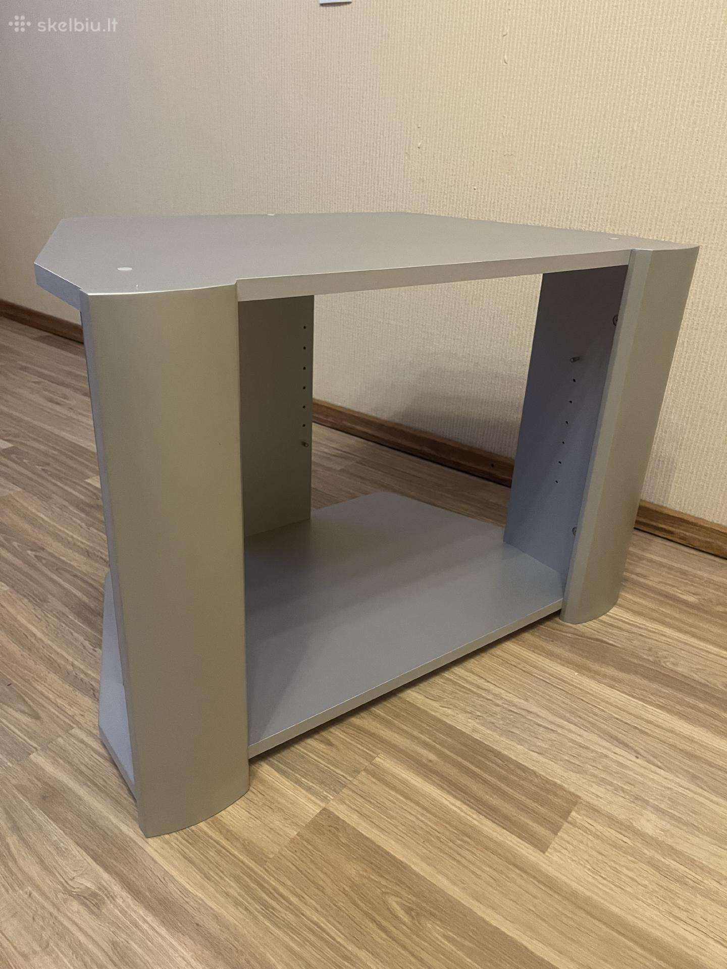 Pilkas televizoriaus staliukas