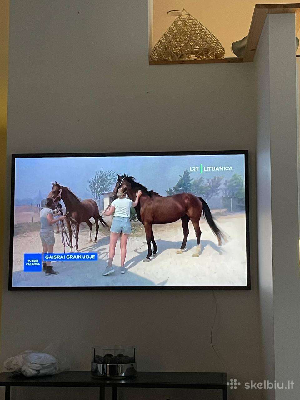 Samsung Frame 50 (Qe50ls03a) su Samsung Soundbar S