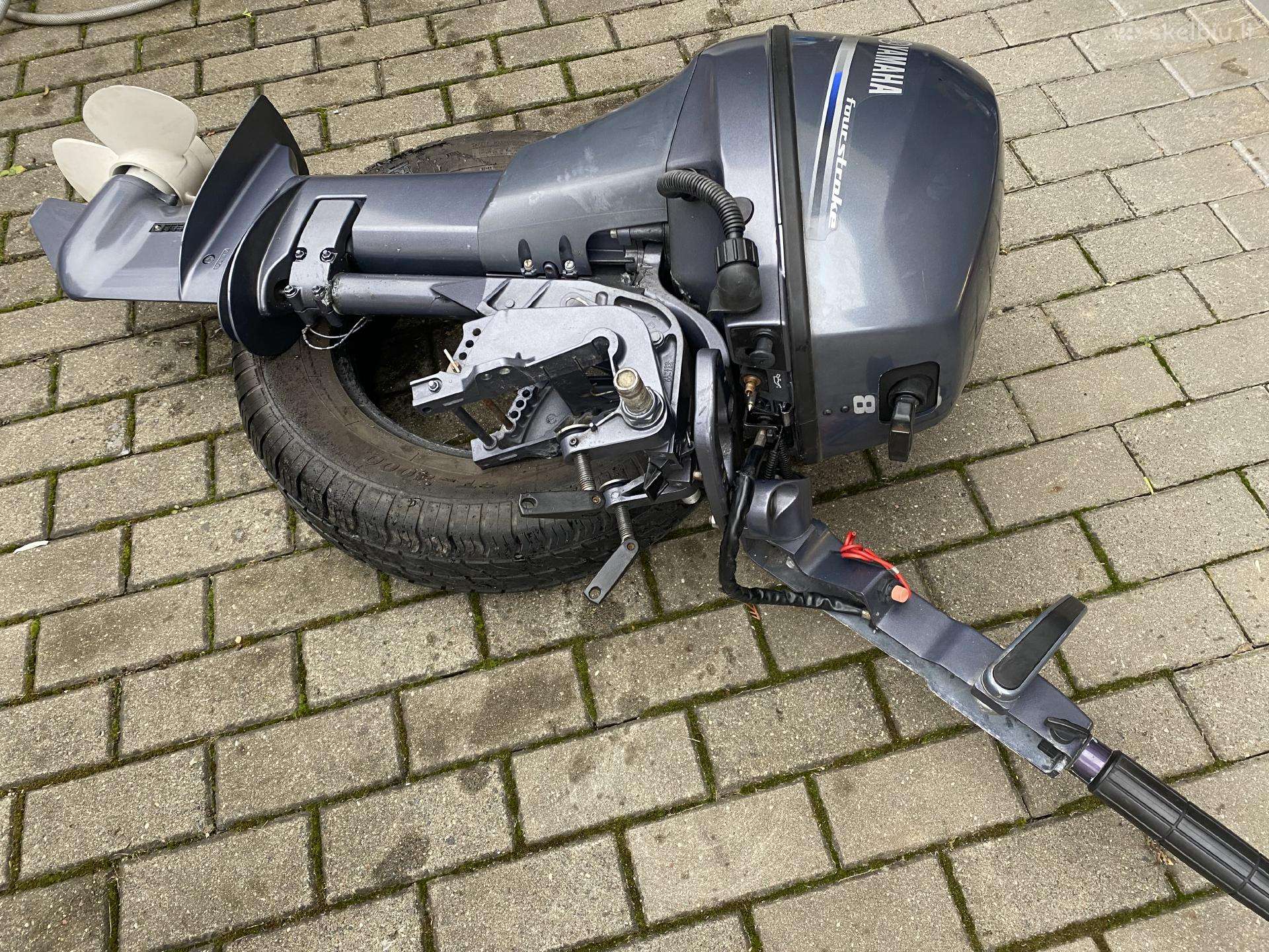 Yamaha HIGH THRUST FT8, keturtakčiai pakabinami