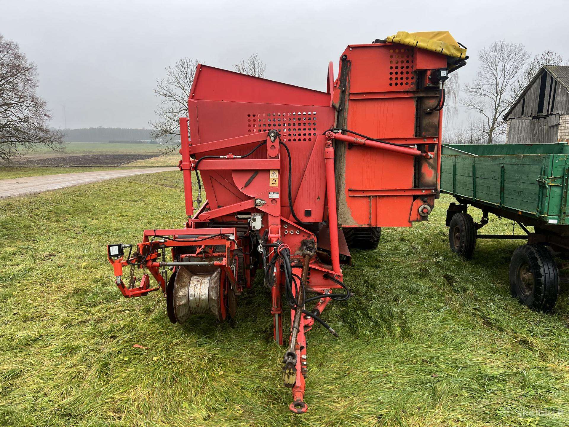 -Kita- 90, combine harvesters