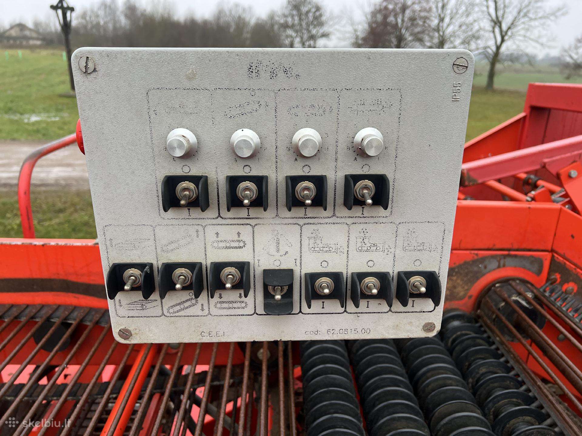 -Kita- 90, combine harvesters