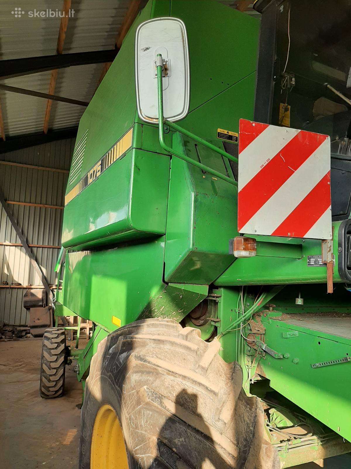 John Deere, combine harvesters