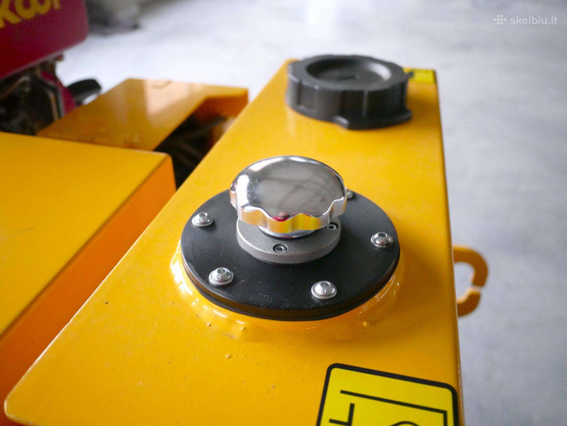 -Kita- YH-YLS600B, vibrator / compactor