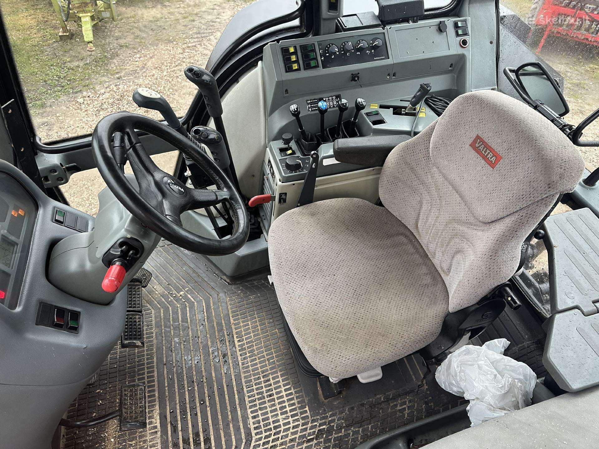 Valtra 8350, tractors