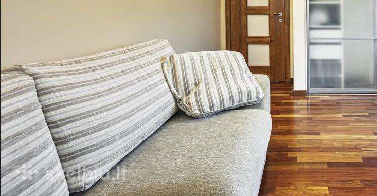 Kompaktiška patogi sofa