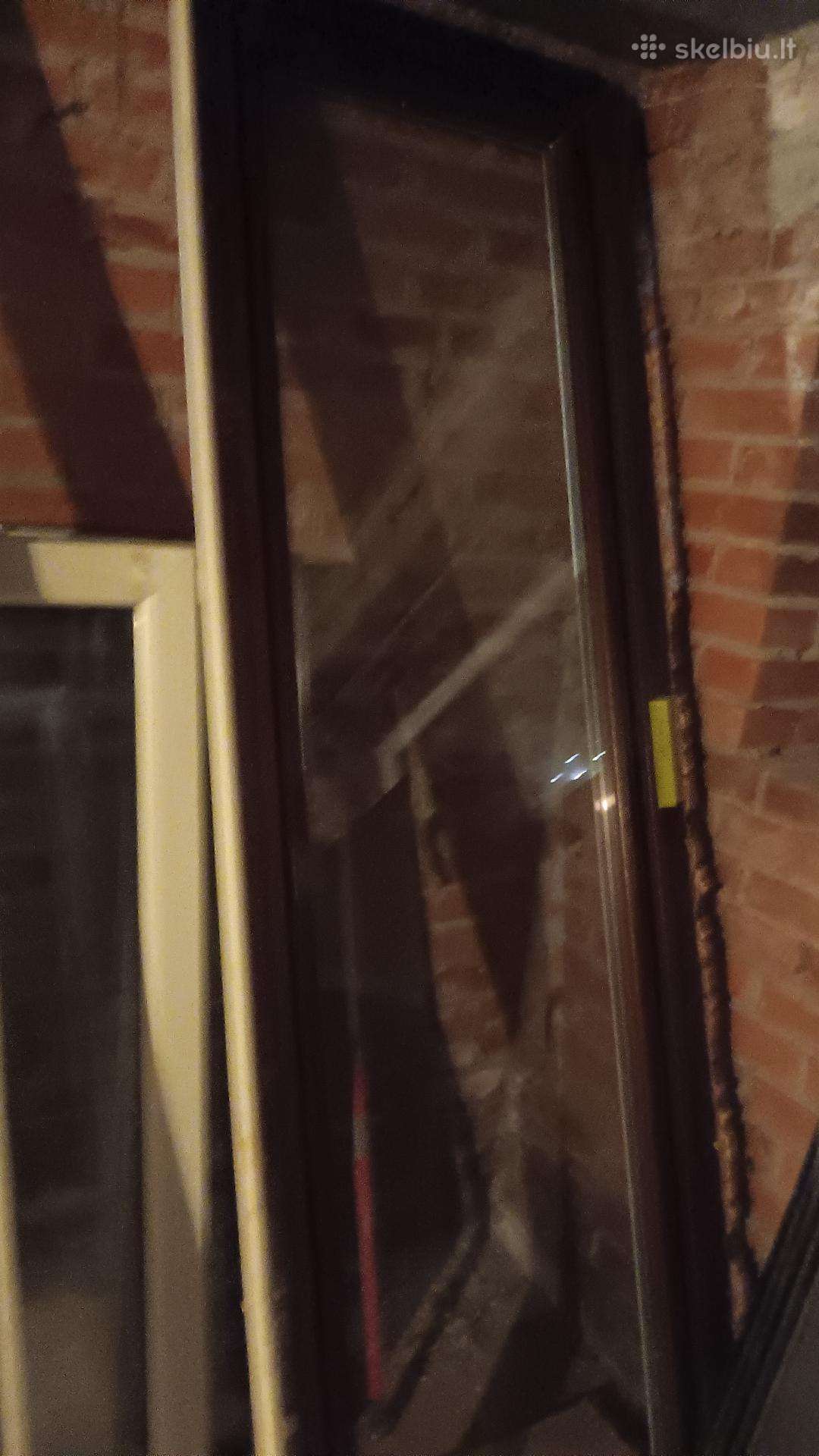 Naudoti plastikiniai langai