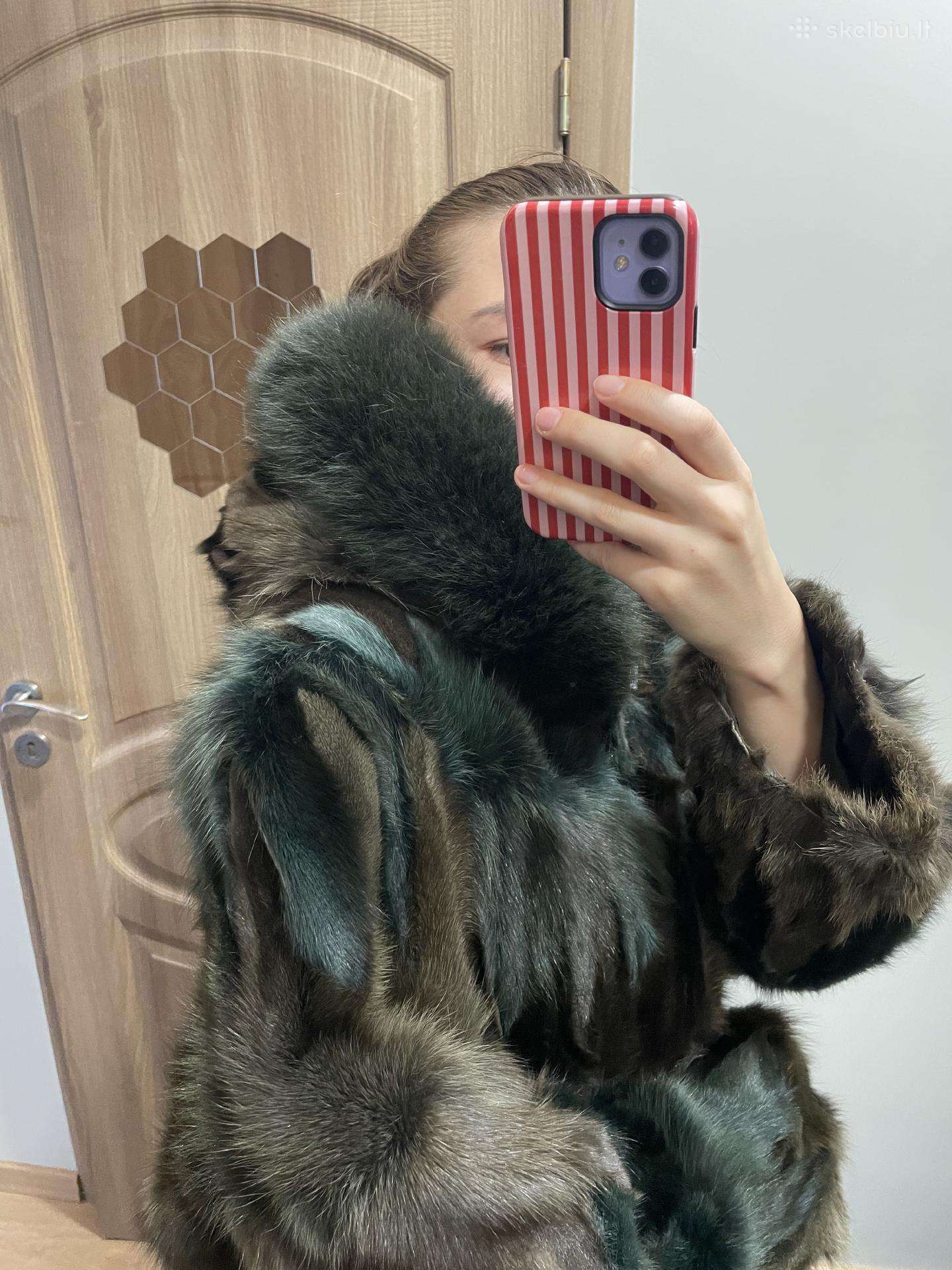 Juodsidabrės lapės kailiniai