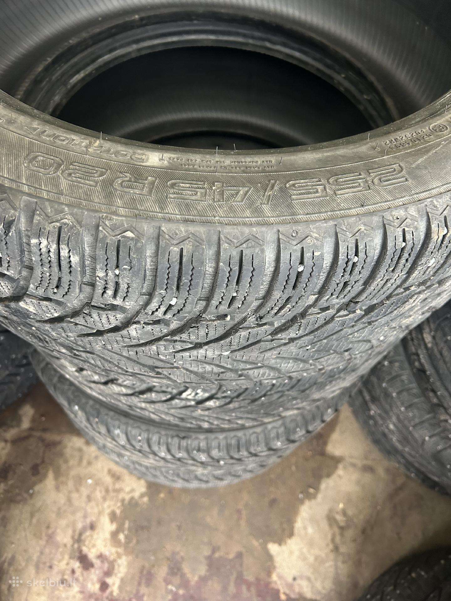 Continental, зимние 235/60 R17