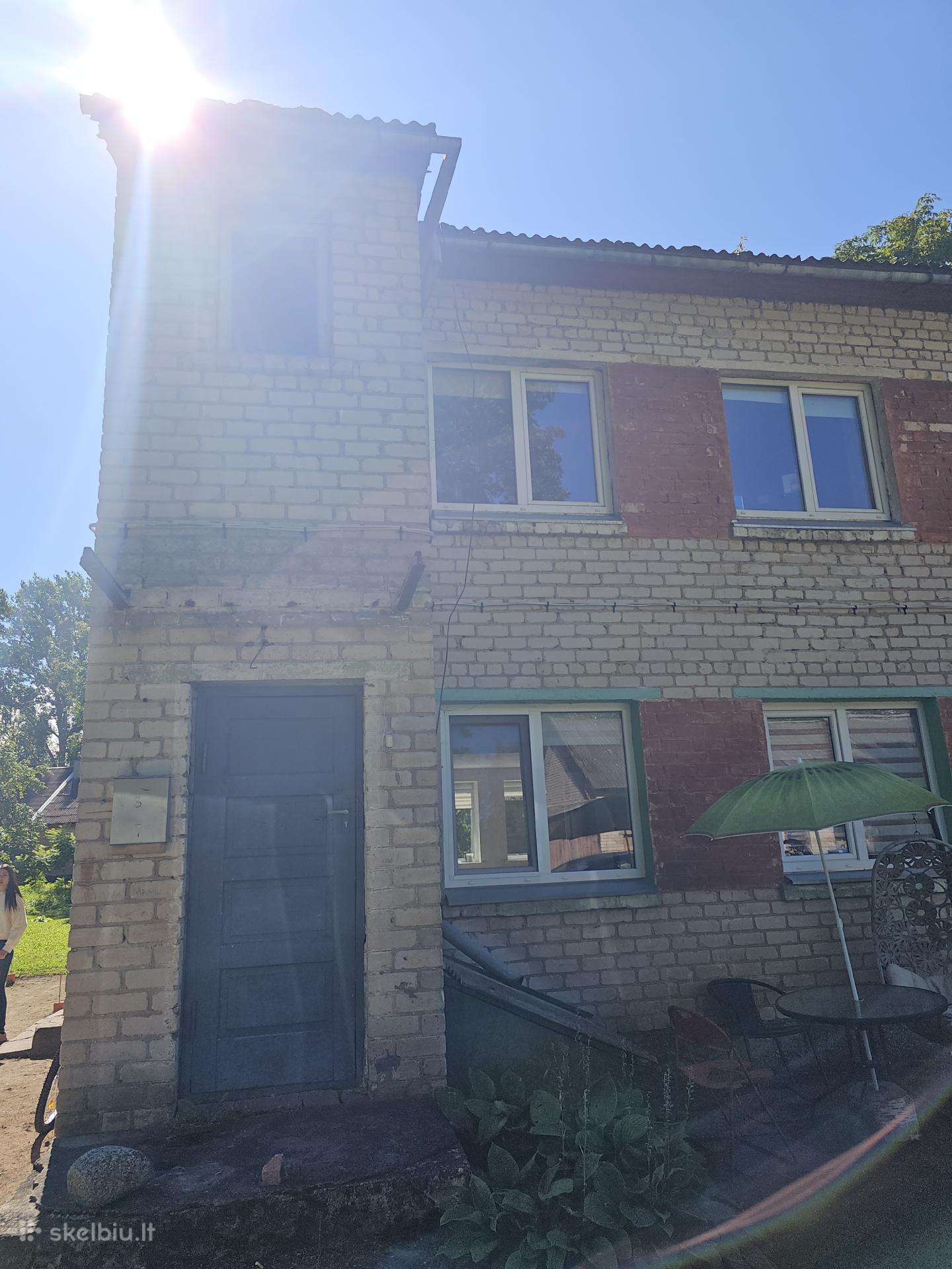 2 kambariu butas Satkūnuose joniškio r.