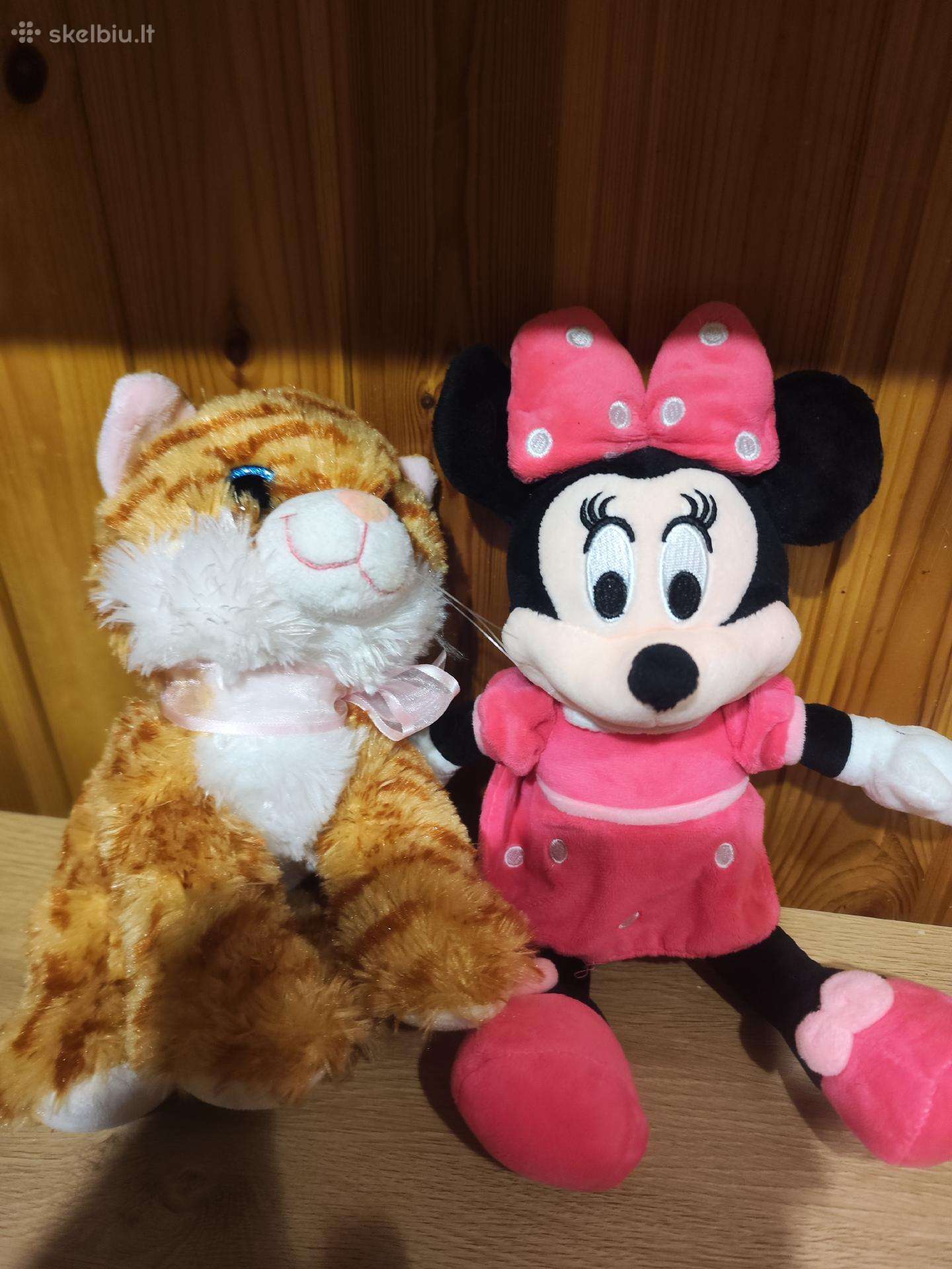 Minnie ir katytė miauksi