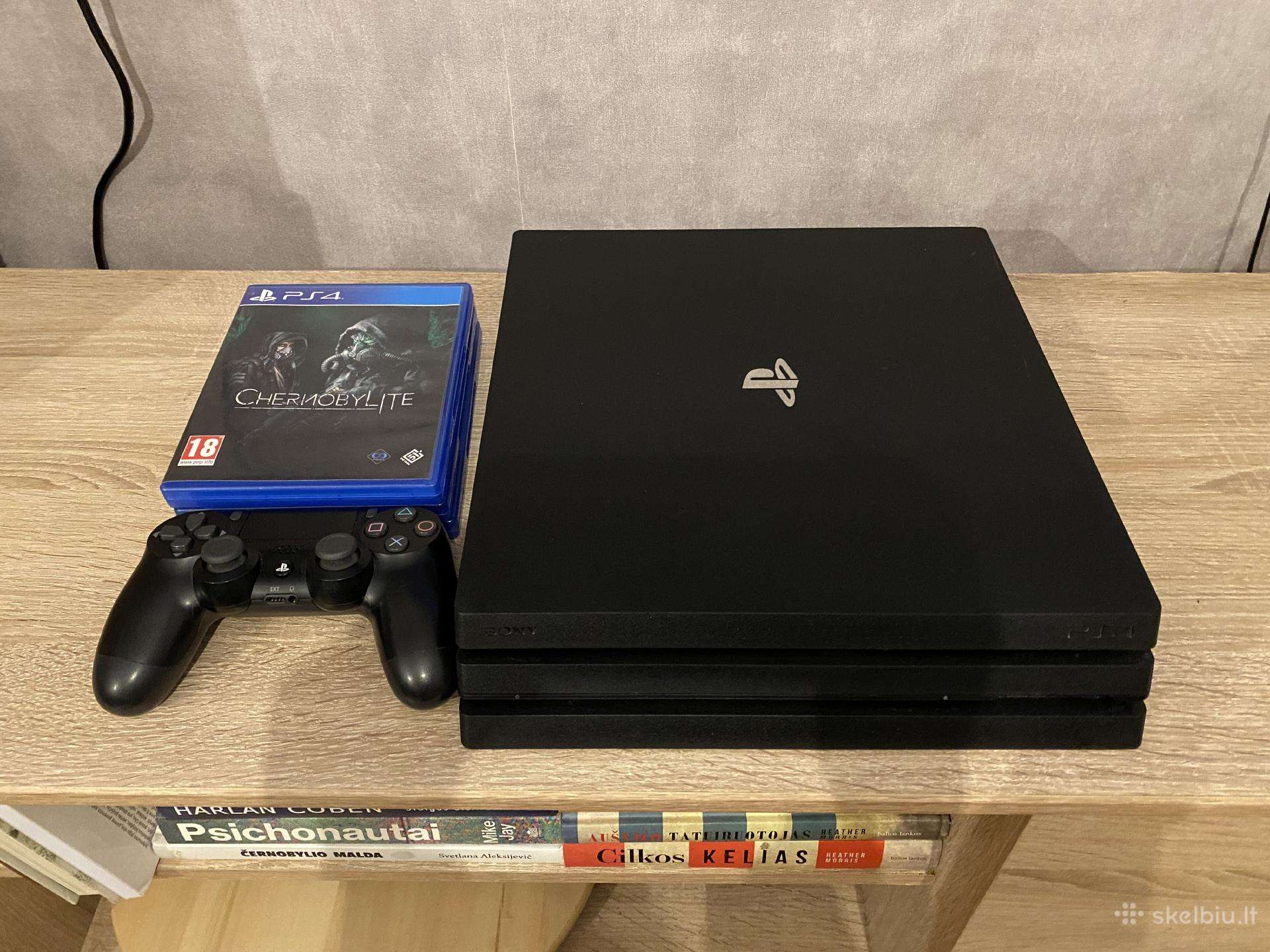 Playstation 4 Pro 1tb +4 žaidimai