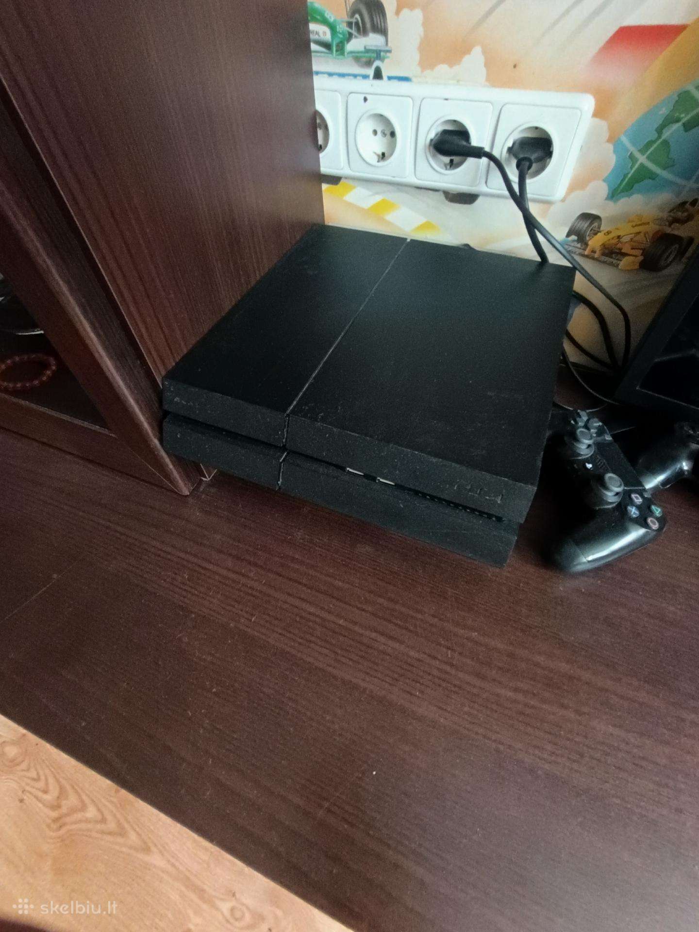 Playstation 4 slim