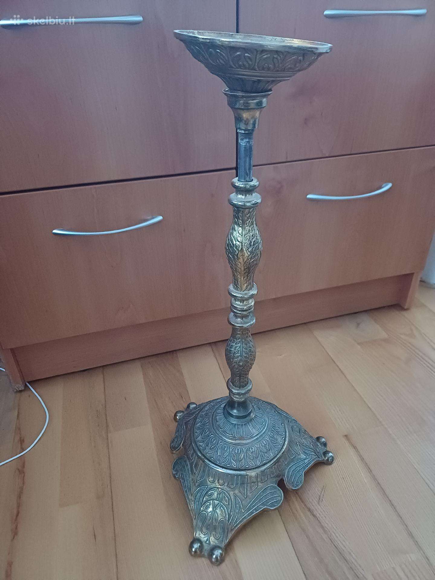 Antikvarine retro vintage stiliaus zvakide is Angl