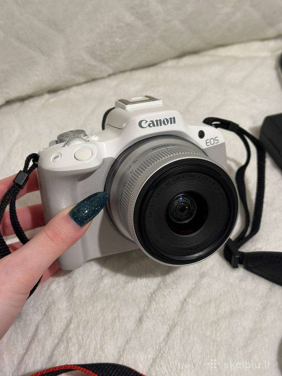 Canon EOS R50 White with 18-45mm kit lens