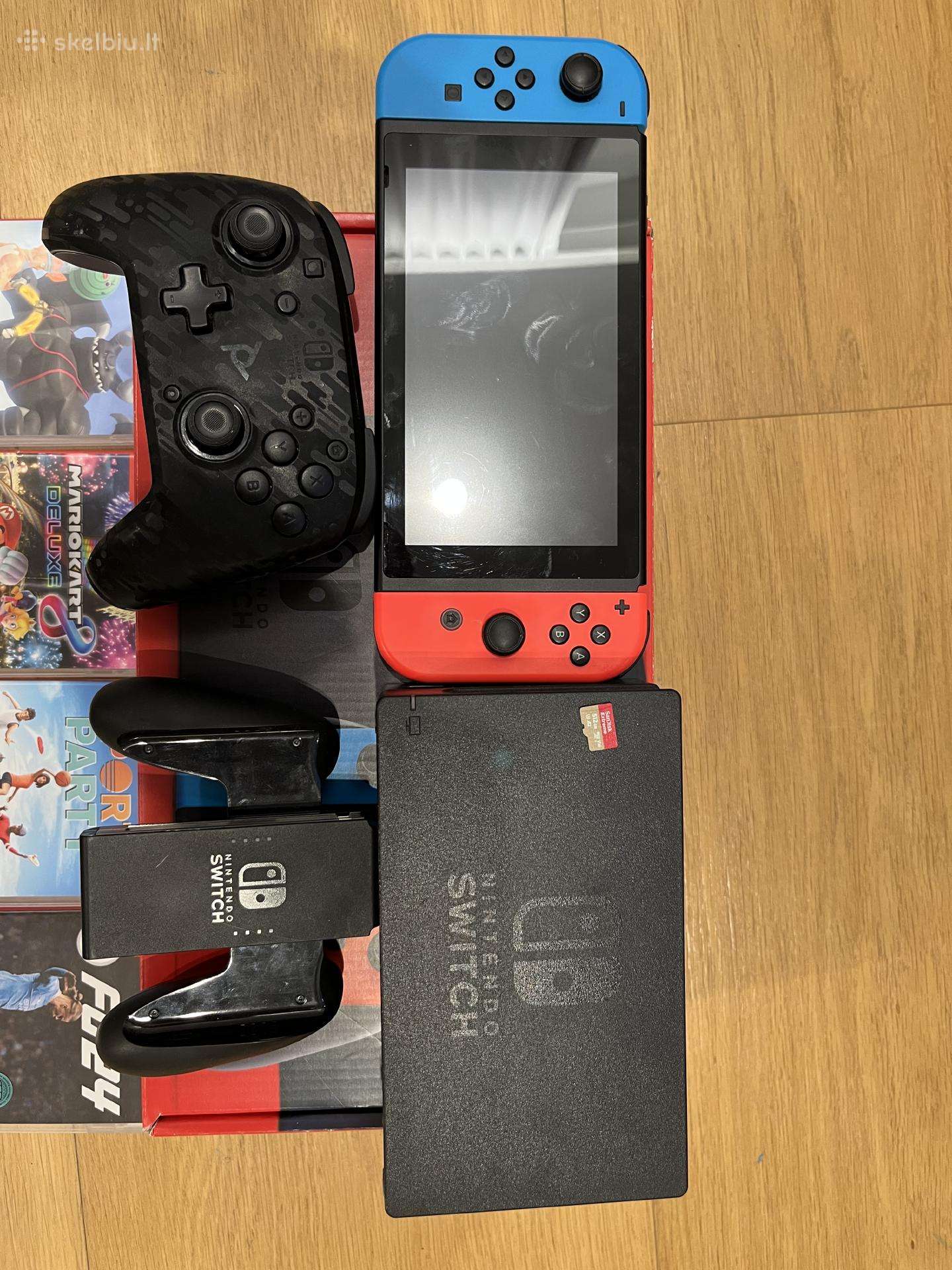 Nintendo Switch (1 kartos) + pulteliai + žaidimas