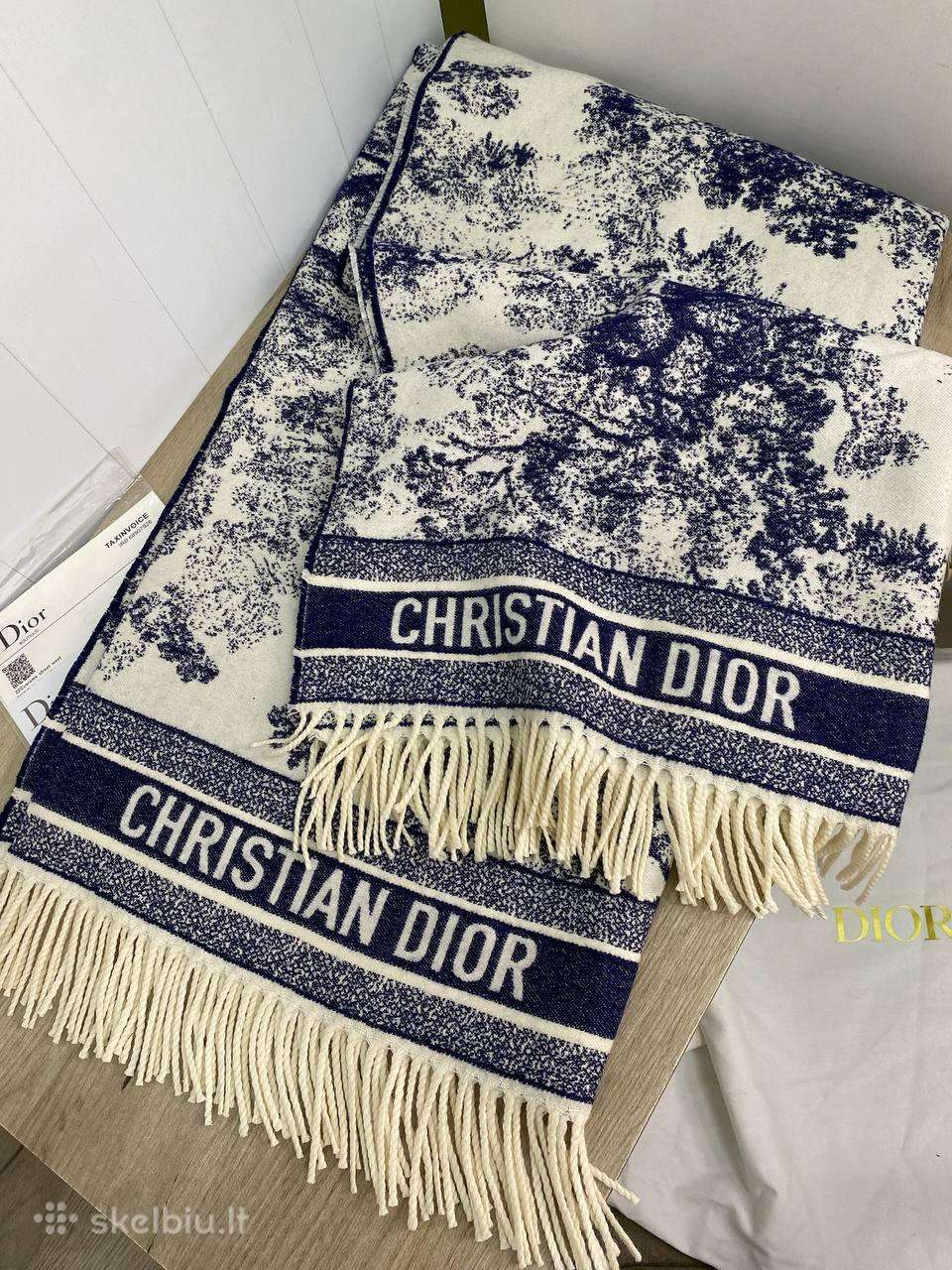 Dior šalikas