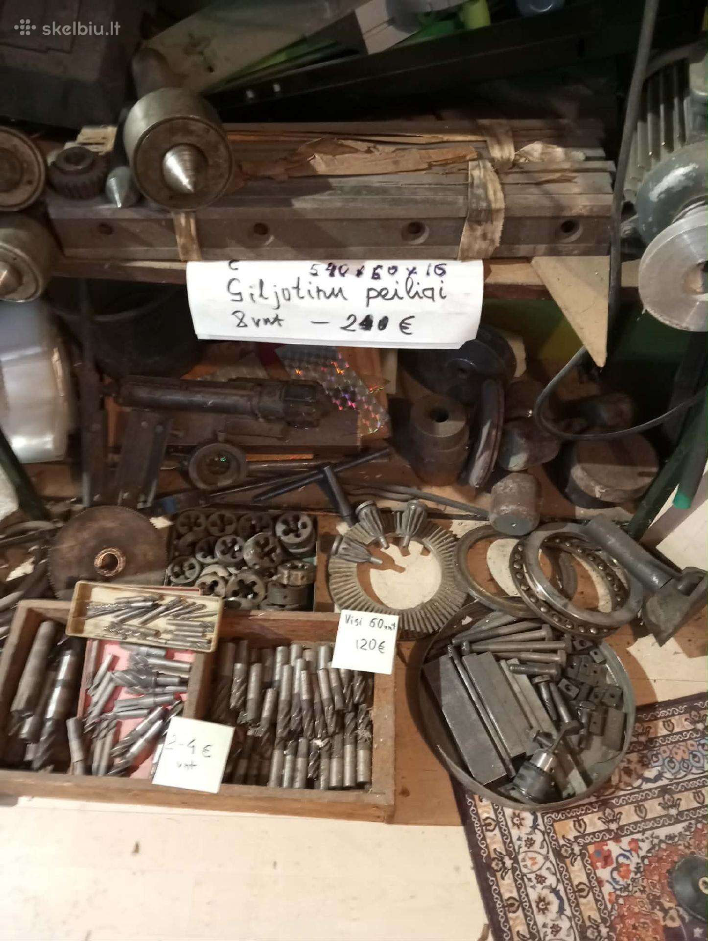 Metalo apdirbimo irankiai, medžiagos