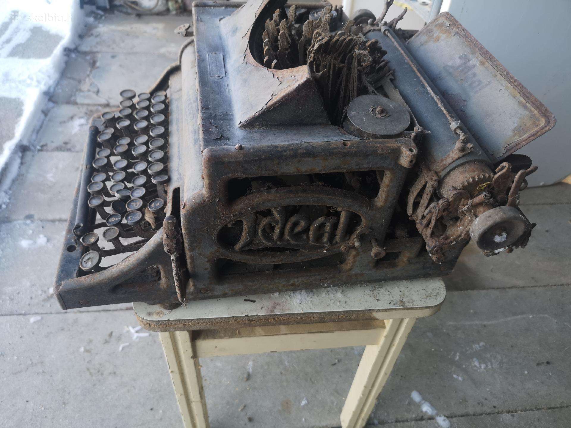 Antikvarinė mechaninė rašimo mašina „ideal“