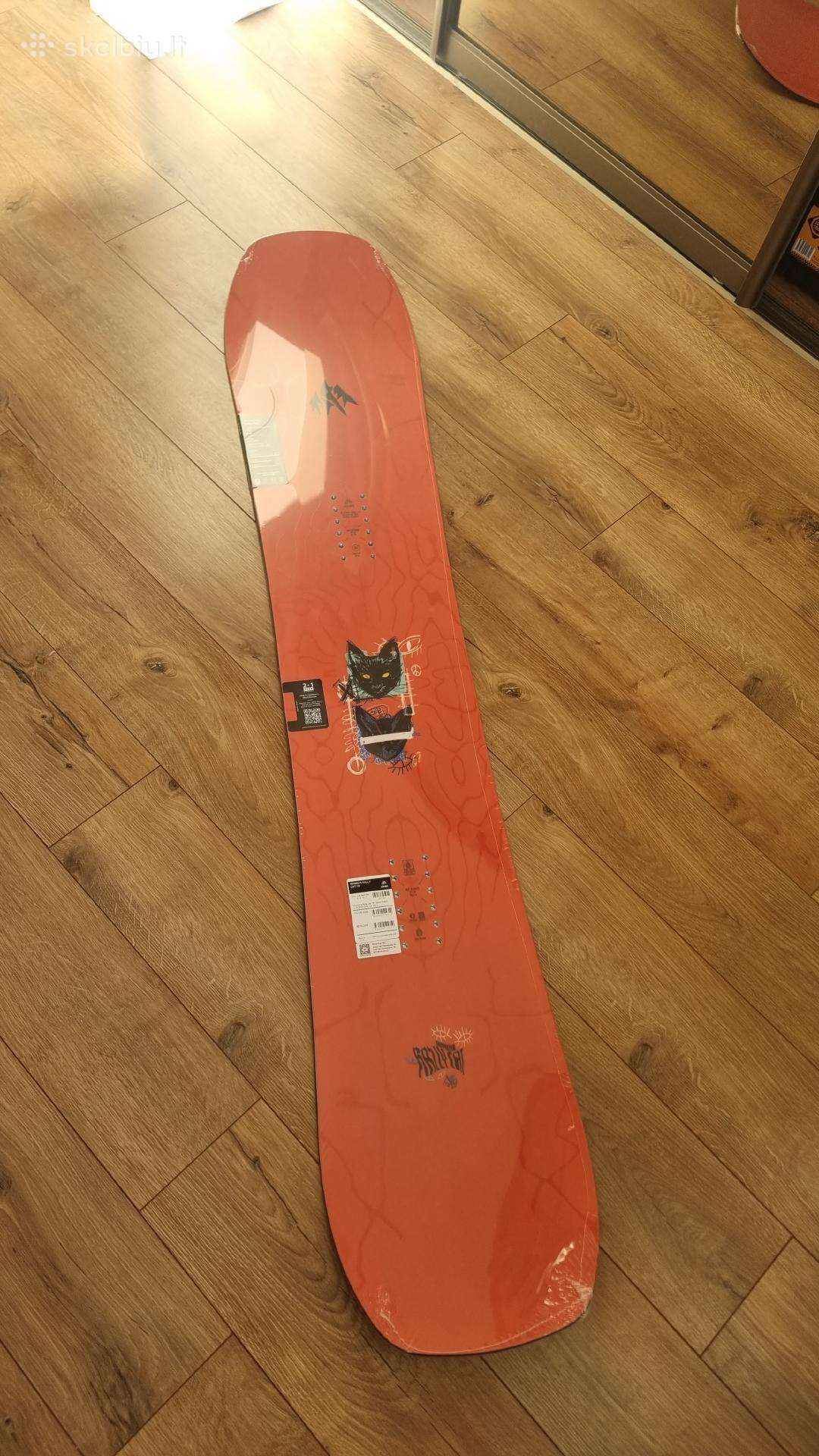 Nauja snieglentė Jones Rally Cat 2026