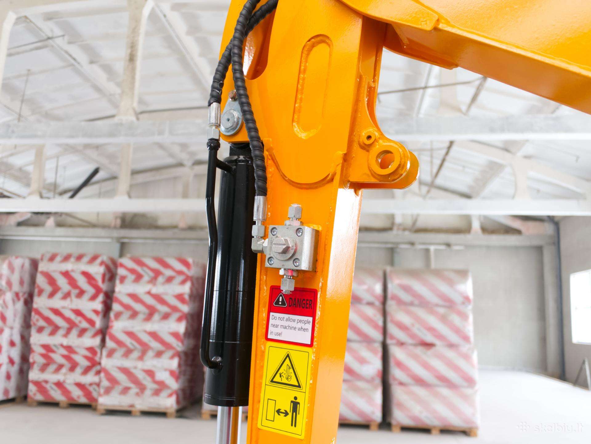 ENZO HT-20, mini excavator