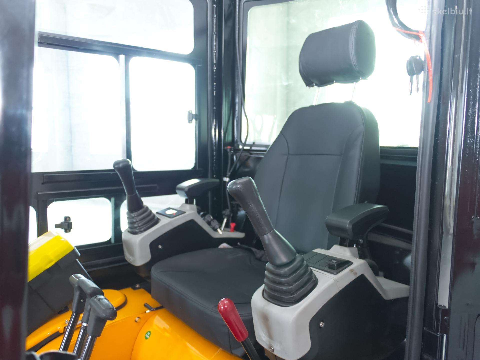 ENZO HT-20, mini excavator