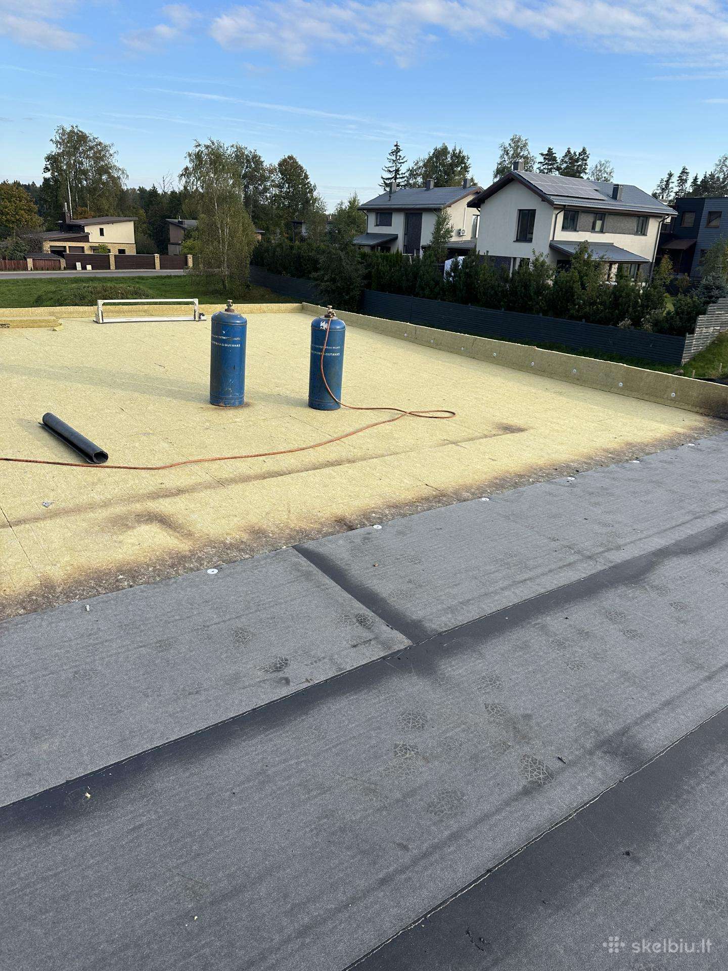 Sutapdinto stogo šiltinimas nuolydžių formavimas